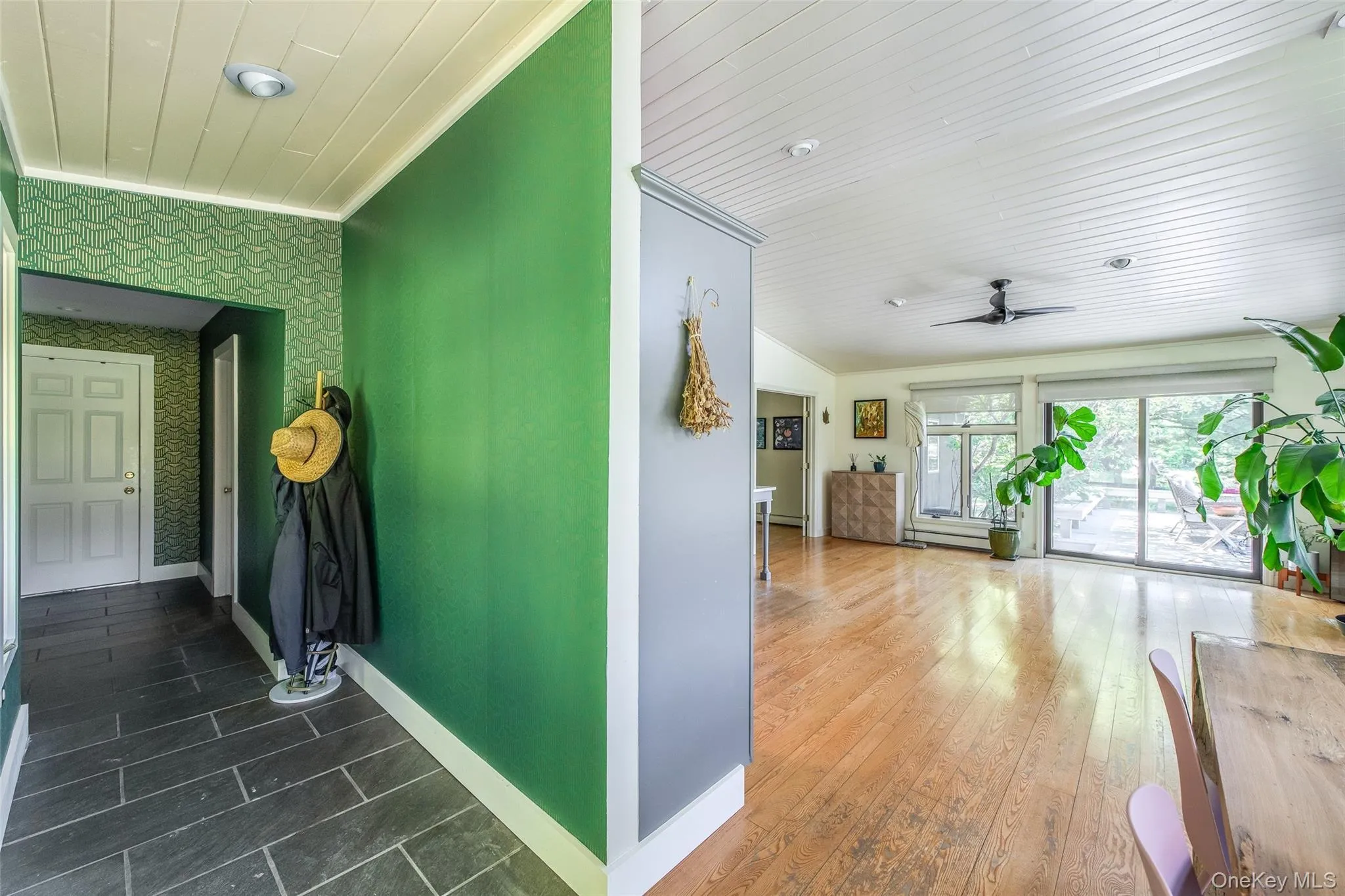 Side entrance into Mudroom Side entrance into Mudroom