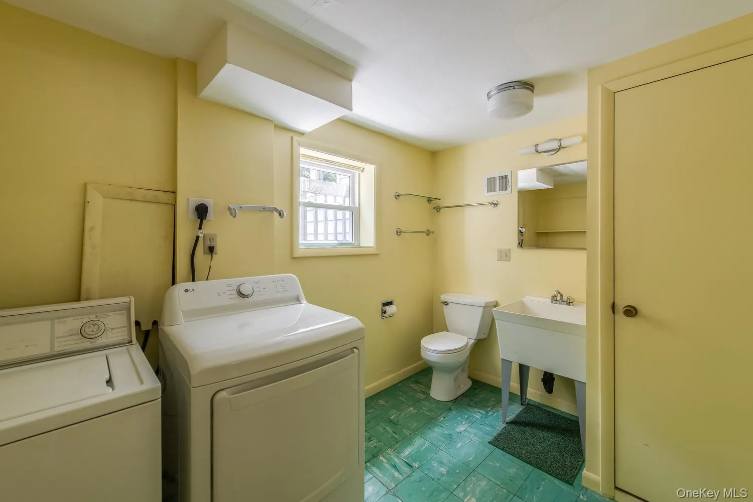 44 Homer Place, Poughkeepsie (town), NY, 3 Bedrooms Bedrooms, 9 Rooms Rooms,1 BathroomBathrooms,Residential,For Rent,Homer,0,1006696 44 Homer Place, Poughkeepsie (town), NY, 3 Bedrooms Bedrooms, 9 Rooms Rooms,1 BathroomBathrooms,Residential,For Rent,Homer,0,1006696