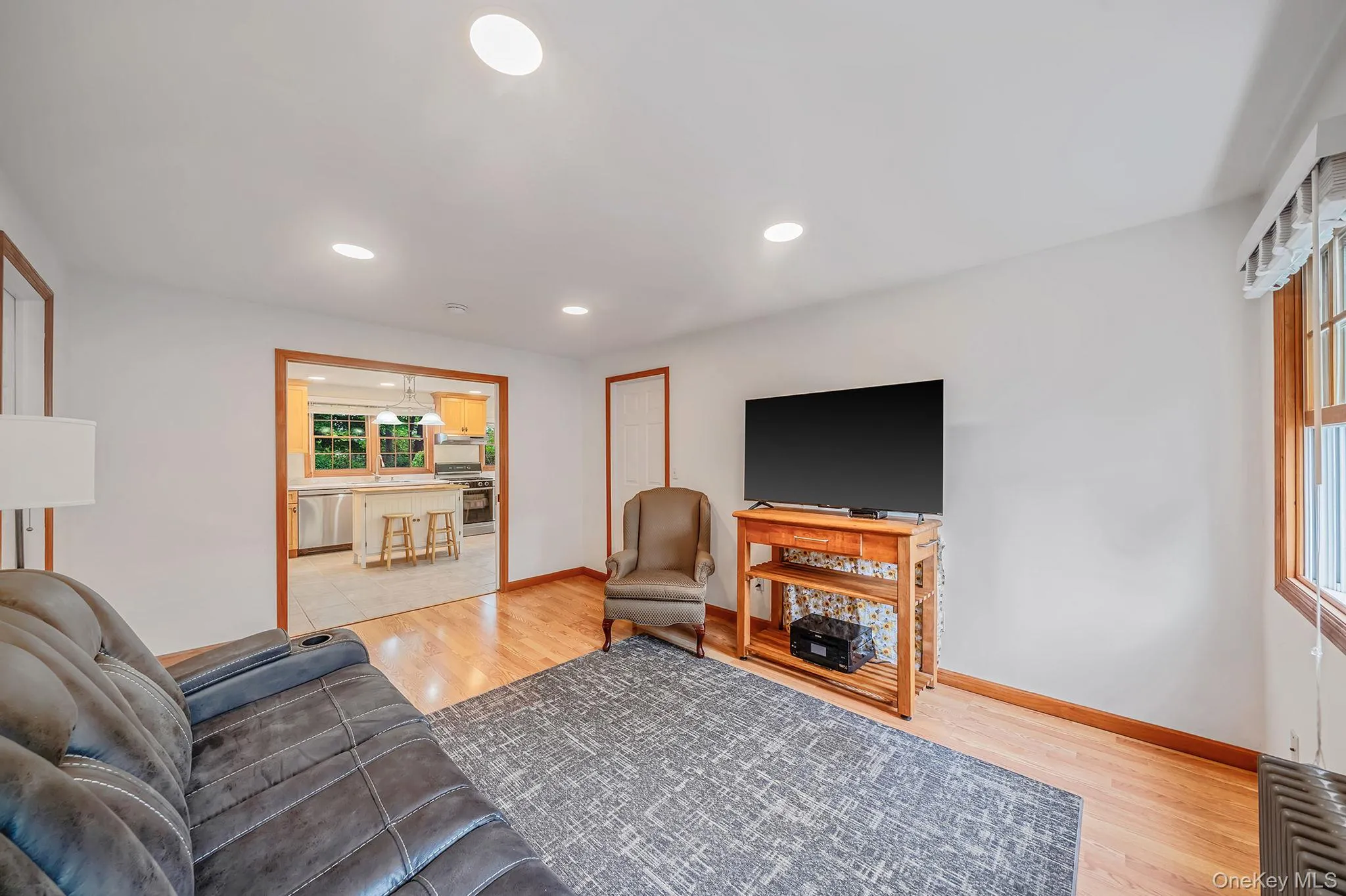 75 Champlin Avenue, Brookhaven, NY, 3 Bedrooms Bedrooms, 5 Rooms Rooms,1 BathroomBathrooms,Residential,For Rent,Champlin,0,1006698 75 Champlin Avenue, Brookhaven, NY, 3 Bedrooms Bedrooms, 5 Rooms Rooms,1 BathroomBathrooms,Residential,For Rent,Champlin,0,1006698