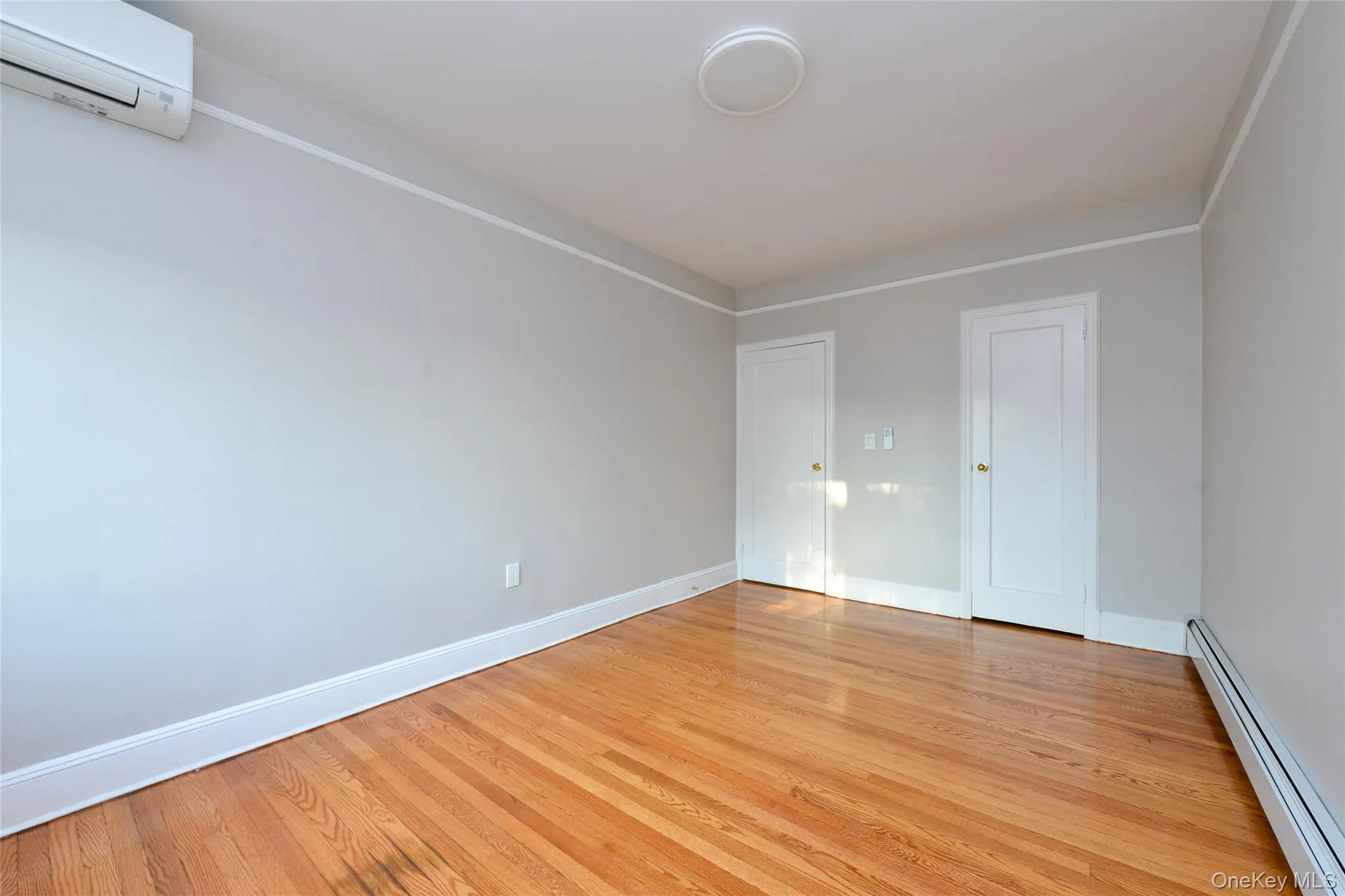 43-34 192 Street, New York, NY, 2 Bedrooms Bedrooms, 5 Rooms Rooms,1 BathroomBathrooms,Residential Lease,For Rent,192,0,1006699 43-34 192 Street, New York, NY, 2 Bedrooms Bedrooms, 5 Rooms Rooms,1 BathroomBathrooms,Residential Lease,For Rent,192,0,1006699