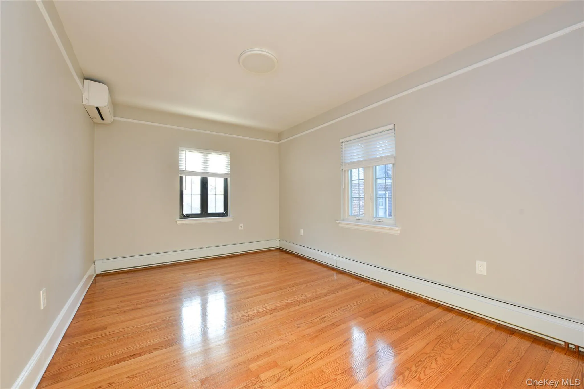 43-34 192 Street, New York, NY, 2 Bedrooms Bedrooms, 5 Rooms Rooms,1 BathroomBathrooms,Residential Lease,For Rent,192,0,1006699 43-34 192 Street, New York, NY, 2 Bedrooms Bedrooms, 5 Rooms Rooms,1 BathroomBathrooms,Residential Lease,For Rent,192,0,1006699