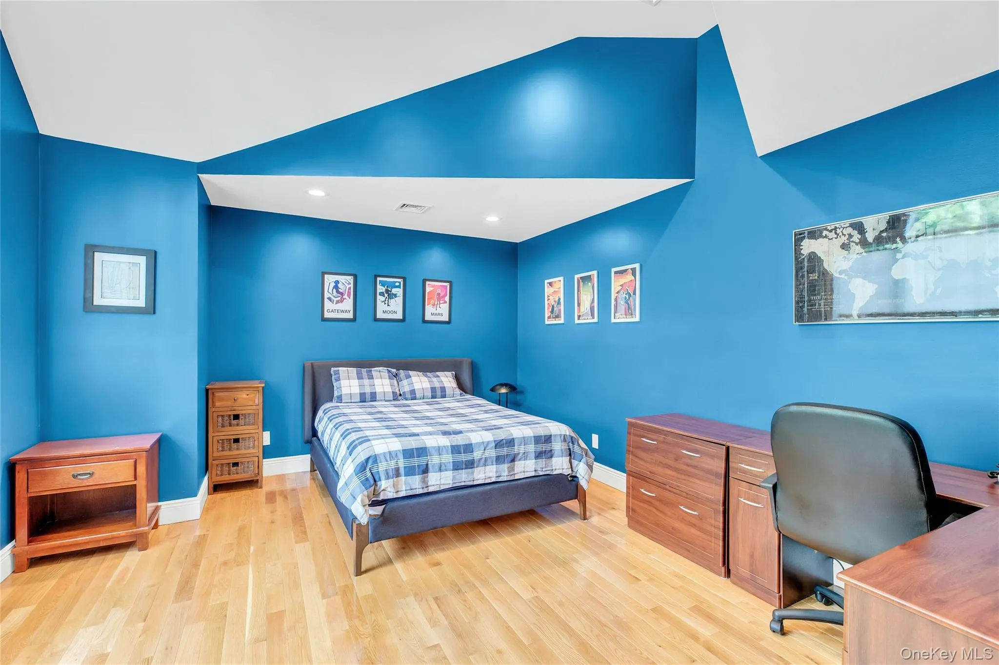 2 Eton Court, Oyster Bay, NY, 5 Bedrooms Bedrooms, 4 Rooms Rooms,3 BathroomsBathrooms,Residential,For Rent,Eton,0,1006704 2 Eton Court, Oyster Bay, NY, 5 Bedrooms Bedrooms, 4 Rooms Rooms,3 BathroomsBathrooms,Residential,For Rent,Eton,0,1006704