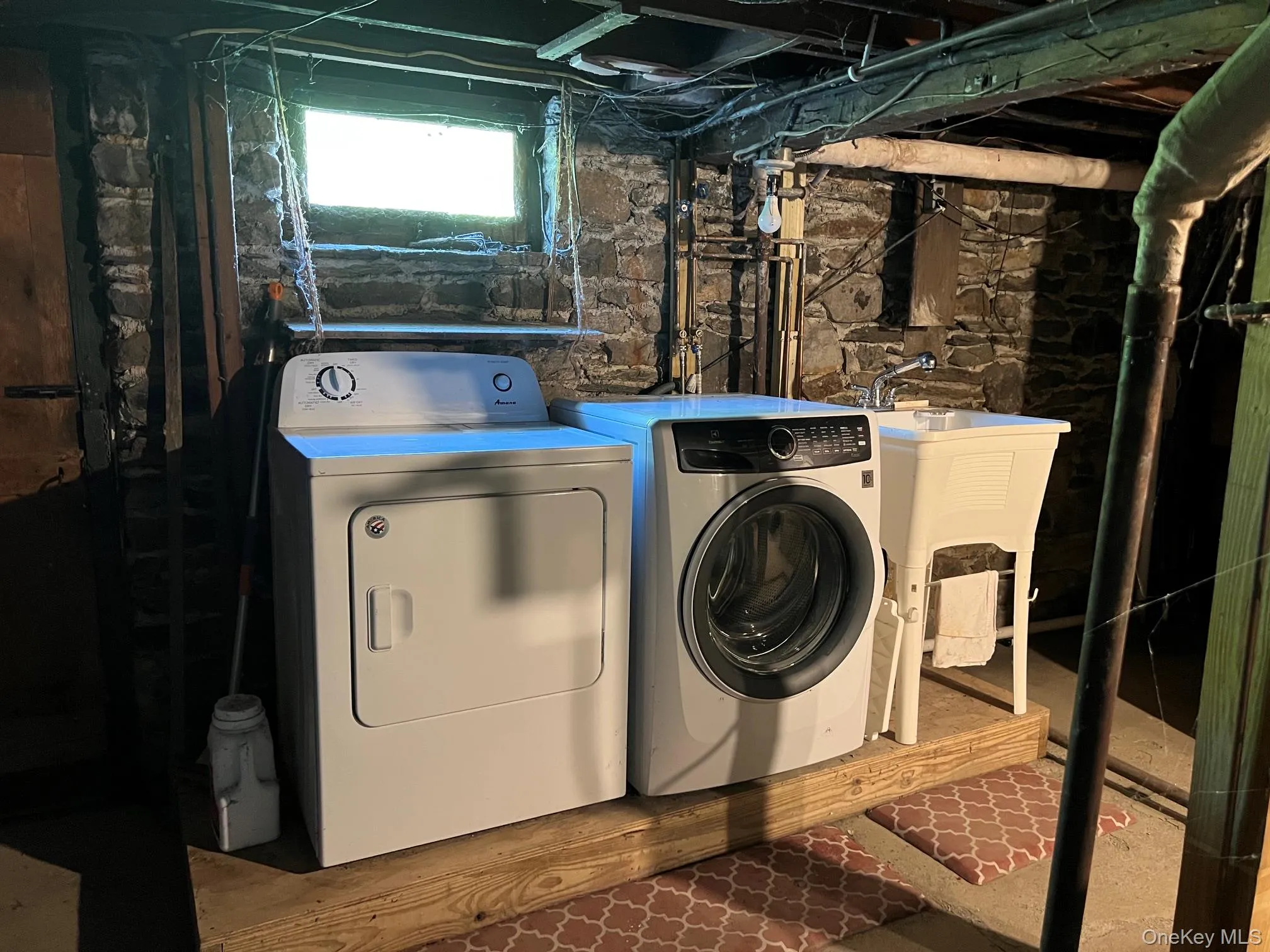 559 Shunpike, Washington, NY, 3 Bedrooms Bedrooms, 6 Rooms Rooms,1 BathroomBathrooms,Residential Lease,For Rent,Shunpike,0,1006710 559 Shunpike, Washington, NY, 3 Bedrooms Bedrooms, 6 Rooms Rooms,1 BathroomBathrooms,Residential Lease,For Rent,Shunpike,0,1006710
