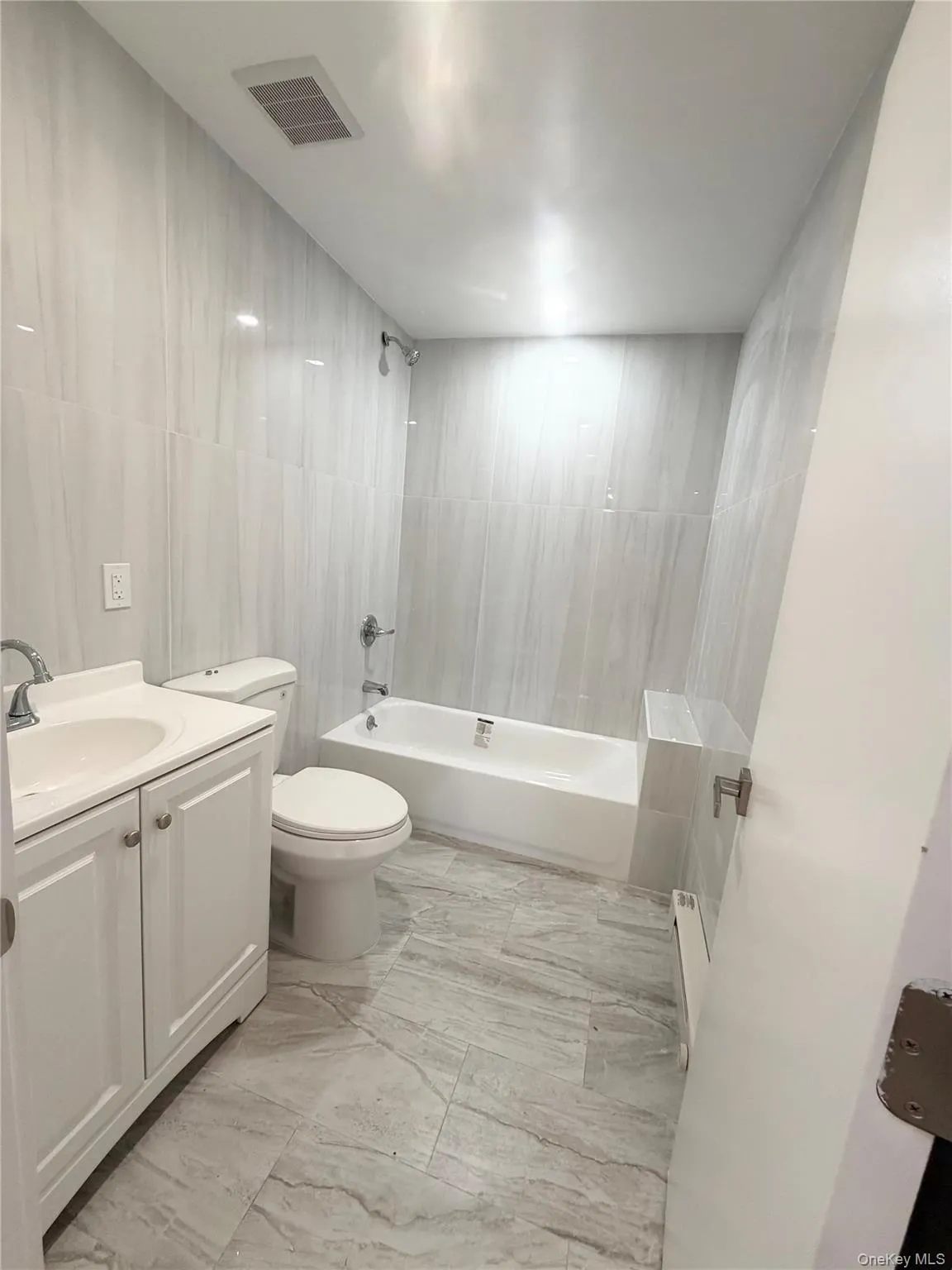 3105 Roberts Avenue, New York, NY, 3 Bedrooms Bedrooms, 7 Rooms Rooms,2 BathroomsBathrooms,Residential Lease,For Rent,Roberts,0,1006717 3105 Roberts Avenue, New York, NY, 3 Bedrooms Bedrooms, 7 Rooms Rooms,2 BathroomsBathrooms,Residential Lease,For Rent,Roberts,0,1006717