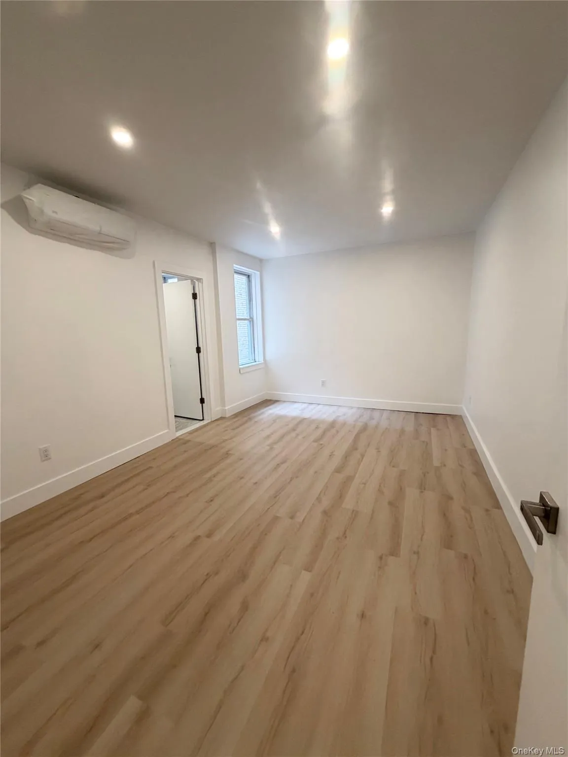 3105 Roberts Avenue, New York, NY, 3 Bedrooms Bedrooms, 7 Rooms Rooms,2 BathroomsBathrooms,Residential Lease,For Rent,Roberts,0,1006717 3105 Roberts Avenue, New York, NY, 3 Bedrooms Bedrooms, 7 Rooms Rooms,2 BathroomsBathrooms,Residential Lease,For Rent,Roberts,0,1006717