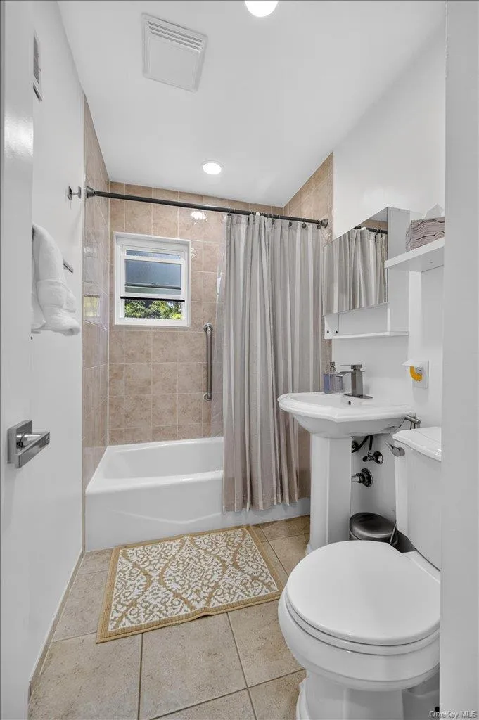 33 Terrace Avenue, Ramapo, NY, 3 Bedrooms Bedrooms, 5 Rooms Rooms,2 BathroomsBathrooms,Residential,For Rent,Terrace,0,1006722 33 Terrace Avenue, Ramapo, NY, 3 Bedrooms Bedrooms, 5 Rooms Rooms,2 BathroomsBathrooms,Residential,For Rent,Terrace,0,1006722