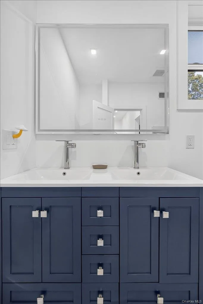 33 Terrace Avenue, Ramapo, NY, 3 Bedrooms Bedrooms, 5 Rooms Rooms,2 BathroomsBathrooms,Residential,For Rent,Terrace,0,1006722 33 Terrace Avenue, Ramapo, NY, 3 Bedrooms Bedrooms, 5 Rooms Rooms,2 BathroomsBathrooms,Residential,For Rent,Terrace,0,1006722