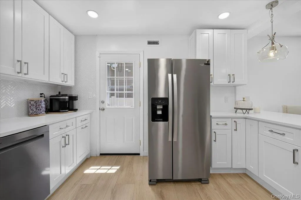 33 Terrace Avenue, Ramapo, NY, 3 Bedrooms Bedrooms, 5 Rooms Rooms,2 BathroomsBathrooms,Residential,For Rent,Terrace,0,1006722 33 Terrace Avenue, Ramapo, NY, 3 Bedrooms Bedrooms, 5 Rooms Rooms,2 BathroomsBathrooms,Residential,For Rent,Terrace,0,1006722