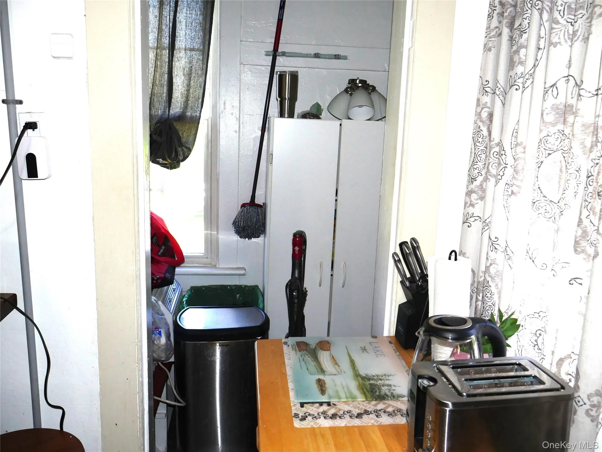 19 Main, Wappinger, NY, 1 Bedroom Bedrooms, 4 Rooms Rooms,1 BathroomBathrooms,Residential Lease,For Rent,Main,0,1006725 19 Main, Wappinger, NY, 1 Bedroom Bedrooms, 4 Rooms Rooms,1 BathroomBathrooms,Residential Lease,For Rent,Main,0,1006725
