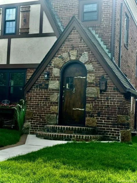 191 Brixton Road, Hempstead, NY, 4 Bedrooms Bedrooms, 9 Rooms Rooms,2 BathroomsBathrooms,Residential,For Rent,Brixton,0,1006728 191 Brixton Road, Hempstead, NY, 4 Bedrooms Bedrooms, 9 Rooms Rooms,2 BathroomsBathrooms,Residential,For Rent,Brixton,0,1006728