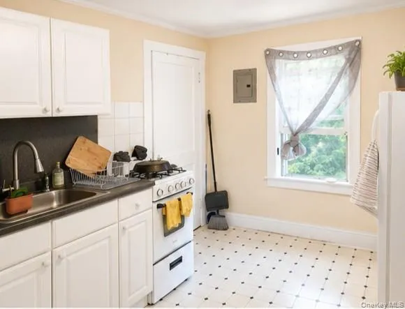 1 Berachah Avenue, Orangetown, NY, 1 Bedroom Bedrooms, 5 Rooms Rooms,1 BathroomBathrooms,Residential Lease,For Rent,Berachah,0,1006732 1 Berachah Avenue, Orangetown, NY, 1 Bedroom Bedrooms, 5 Rooms Rooms,1 BathroomBathrooms,Residential Lease,For Rent,Berachah,0,1006732