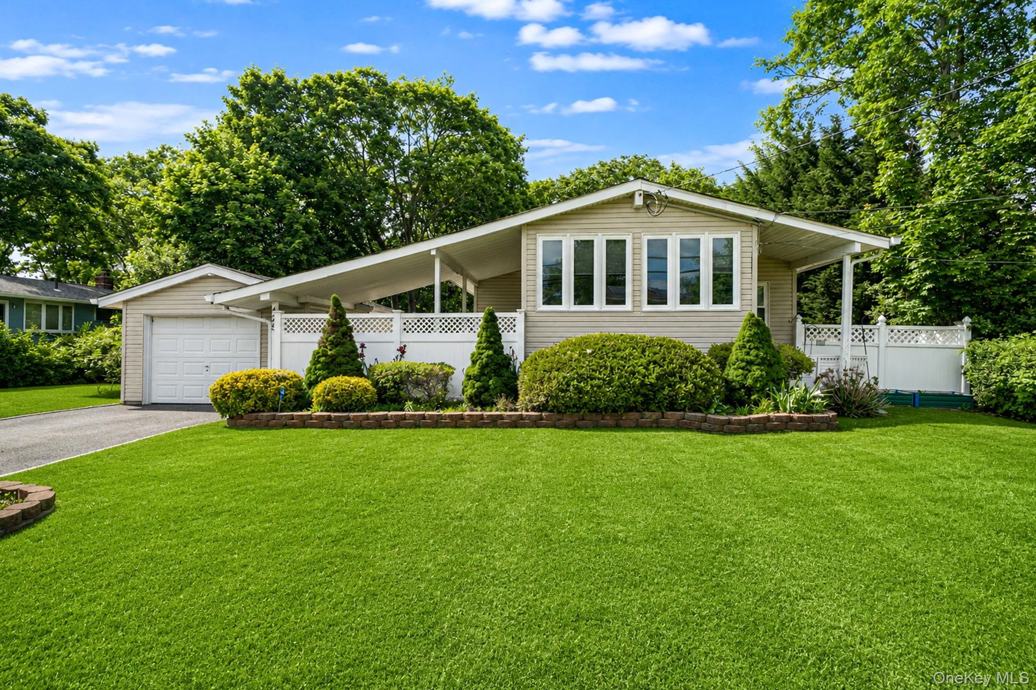 425 Old Country Road, Babylon, NY, 3 Bedrooms Bedrooms, 11 Rooms Rooms,2 BathroomsBathrooms,Residential,For Rent,Old Country,0,1006733 425 Old Country Road, Babylon, NY, 3 Bedrooms Bedrooms, 11 Rooms Rooms,2 BathroomsBathrooms,Residential,For Rent,Old Country,0,1006733