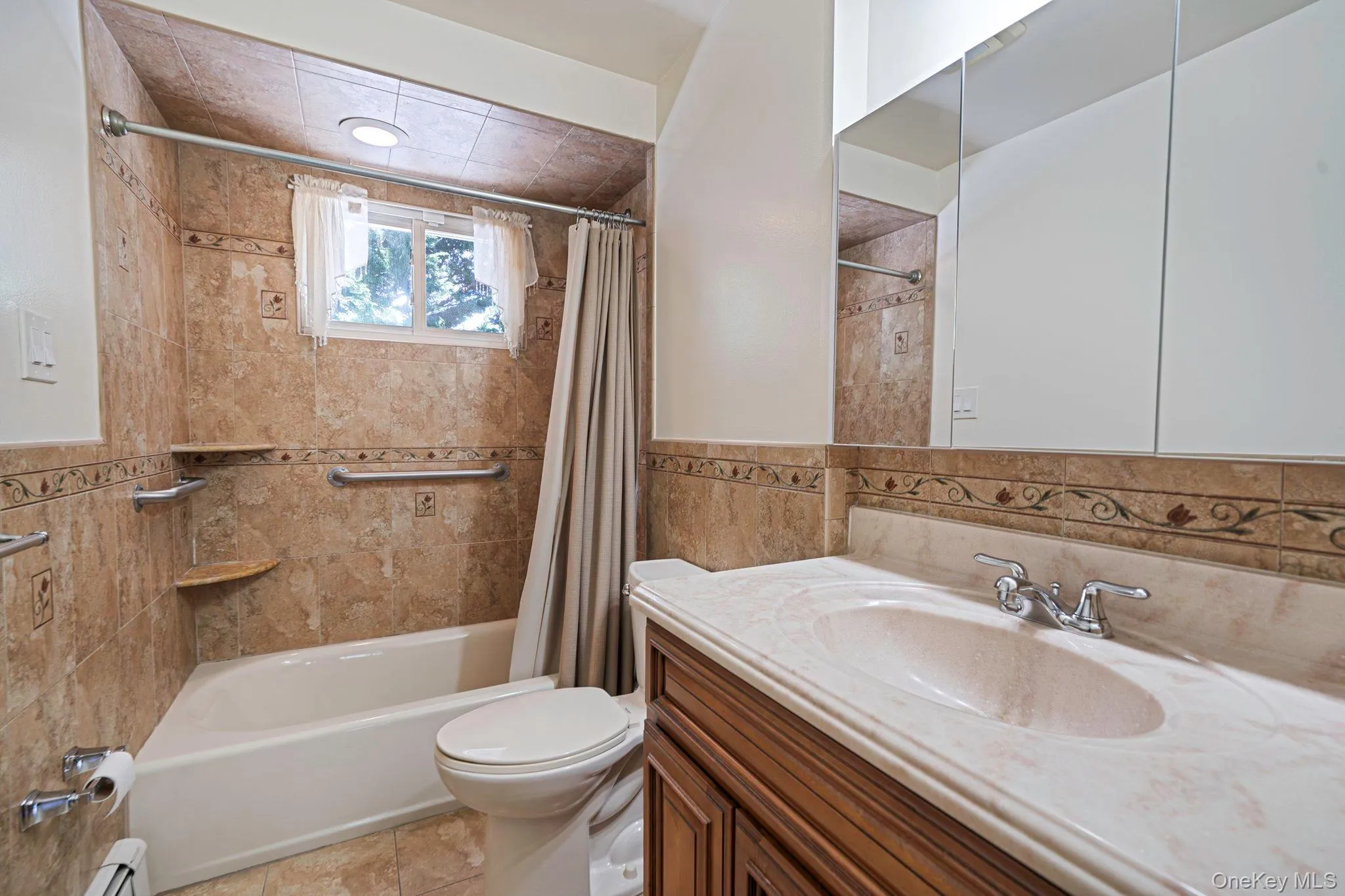 425 Old Country Road, Babylon, NY, 3 Bedrooms Bedrooms, 11 Rooms Rooms,2 BathroomsBathrooms,Residential,For Rent,Old Country,0,1006733 425 Old Country Road, Babylon, NY, 3 Bedrooms Bedrooms, 11 Rooms Rooms,2 BathroomsBathrooms,Residential,For Rent,Old Country,0,1006733