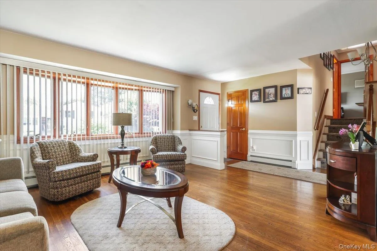 11 Damin Drive, Oyster Bay, NY, 3 Bedrooms Bedrooms, 7 Rooms Rooms,2 BathroomsBathrooms,Residential,For Rent,Damin,0,1006734 11 Damin Drive, Oyster Bay, NY, 3 Bedrooms Bedrooms, 7 Rooms Rooms,2 BathroomsBathrooms,Residential,For Rent,Damin,0,1006734