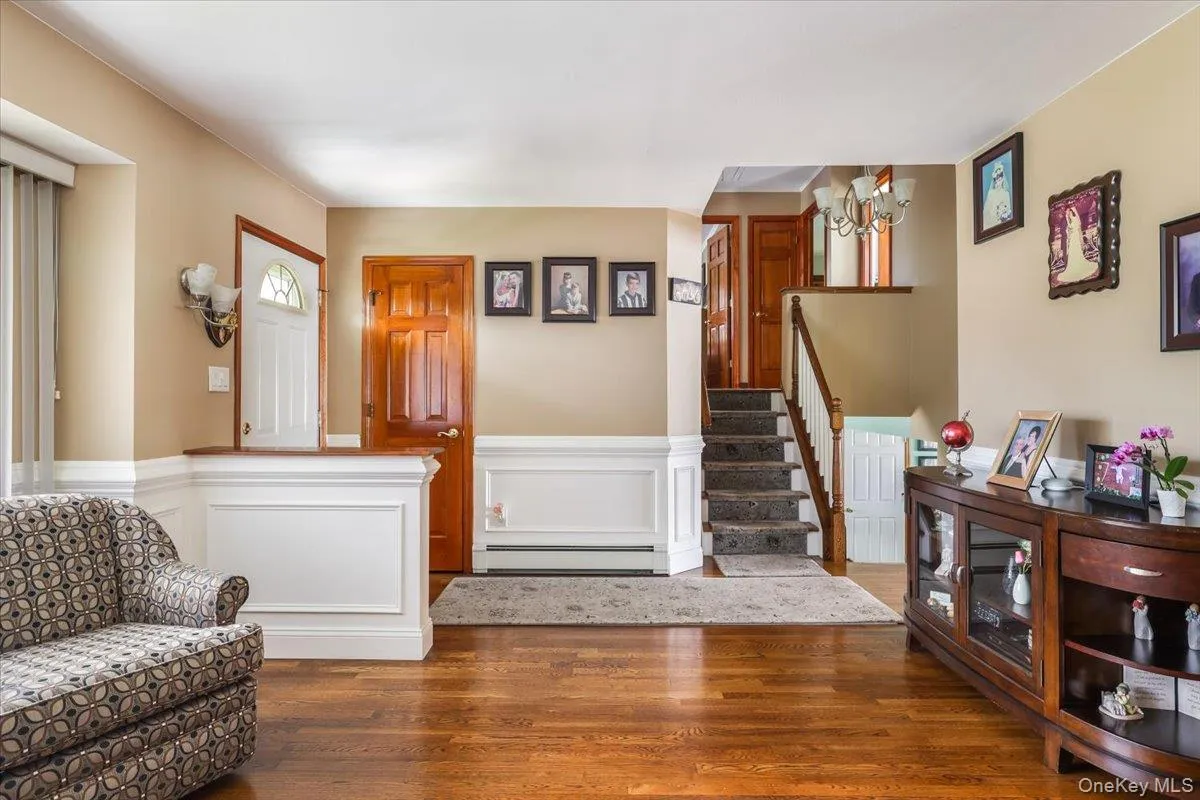 11 Damin Drive, Oyster Bay, NY, 3 Bedrooms Bedrooms, 7 Rooms Rooms,2 BathroomsBathrooms,Residential,For Rent,Damin,0,1006734 11 Damin Drive, Oyster Bay, NY, 3 Bedrooms Bedrooms, 7 Rooms Rooms,2 BathroomsBathrooms,Residential,For Rent,Damin,0,1006734
