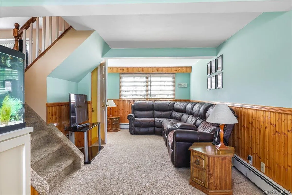 11 Damin Drive, Oyster Bay, NY, 3 Bedrooms Bedrooms, 7 Rooms Rooms,2 BathroomsBathrooms,Residential,For Rent,Damin,0,1006734 11 Damin Drive, Oyster Bay, NY, 3 Bedrooms Bedrooms, 7 Rooms Rooms,2 BathroomsBathrooms,Residential,For Rent,Damin,0,1006734
