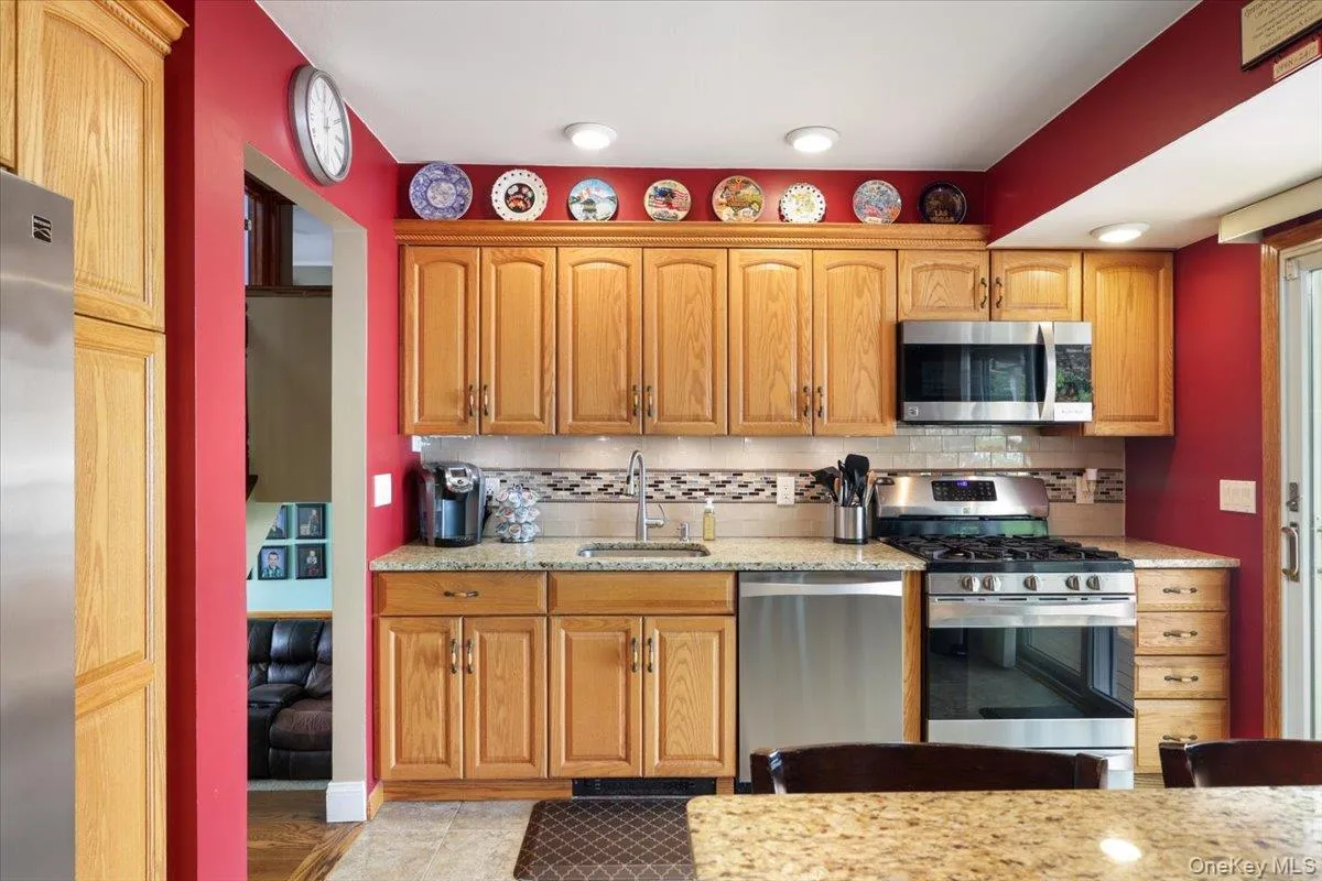 11 Damin Drive, Oyster Bay, NY, 3 Bedrooms Bedrooms, 7 Rooms Rooms,2 BathroomsBathrooms,Residential,For Rent,Damin,0,1006734 11 Damin Drive, Oyster Bay, NY, 3 Bedrooms Bedrooms, 7 Rooms Rooms,2 BathroomsBathrooms,Residential,For Rent,Damin,0,1006734