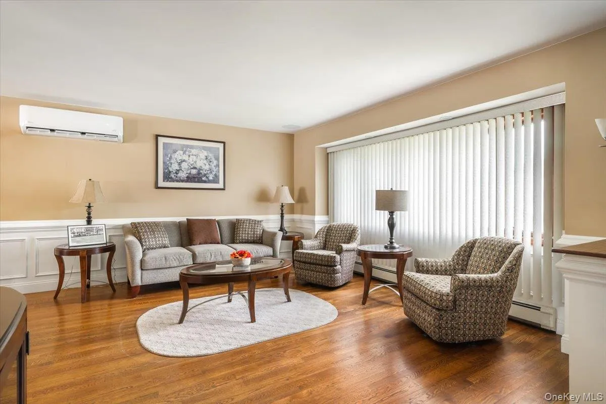 11 Damin Drive, Oyster Bay, NY, 3 Bedrooms Bedrooms, 7 Rooms Rooms,2 BathroomsBathrooms,Residential,For Rent,Damin,0,1006734 11 Damin Drive, Oyster Bay, NY, 3 Bedrooms Bedrooms, 7 Rooms Rooms,2 BathroomsBathrooms,Residential,For Rent,Damin,0,1006734