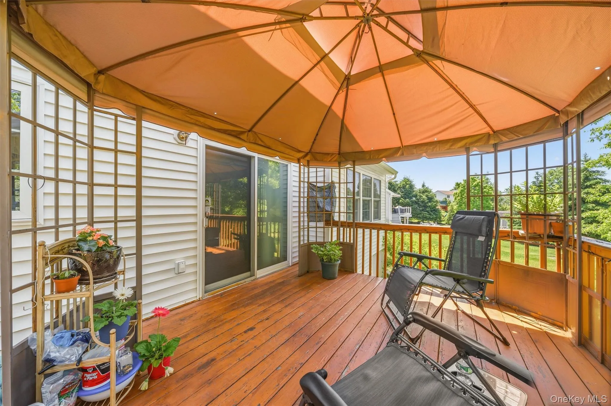 Back Deck accessible from Kitchen glass doors Back Deck accessible from Kitchen glass doors