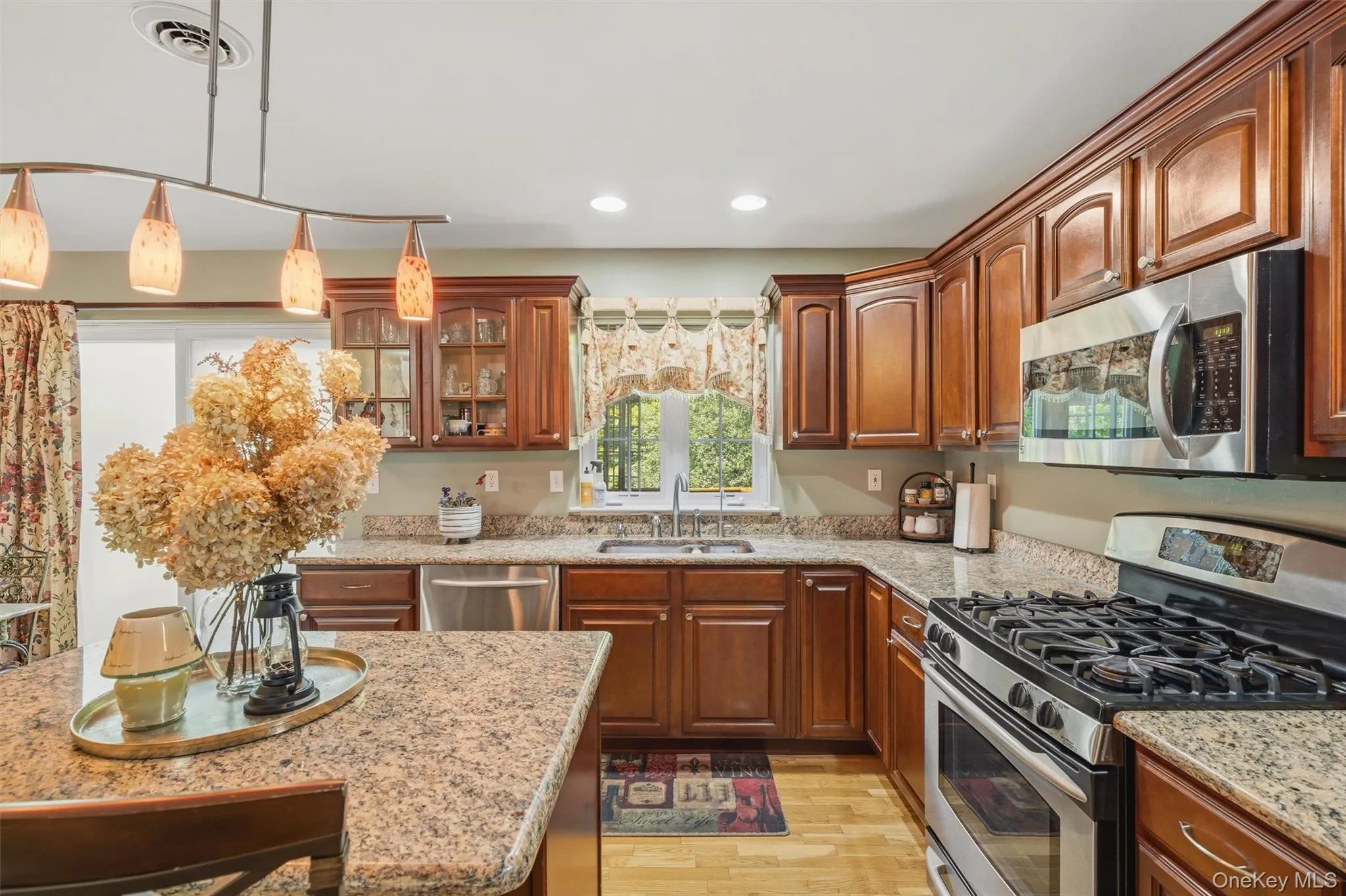 8 Wayne Court, Middletown, NY, 4 Bedrooms Bedrooms, 9 Rooms Rooms,2 BathroomsBathrooms,Residential,For Rent,Wayne,0,1006739 8 Wayne Court, Middletown, NY, 4 Bedrooms Bedrooms, 9 Rooms Rooms,2 BathroomsBathrooms,Residential,For Rent,Wayne,0,1006739