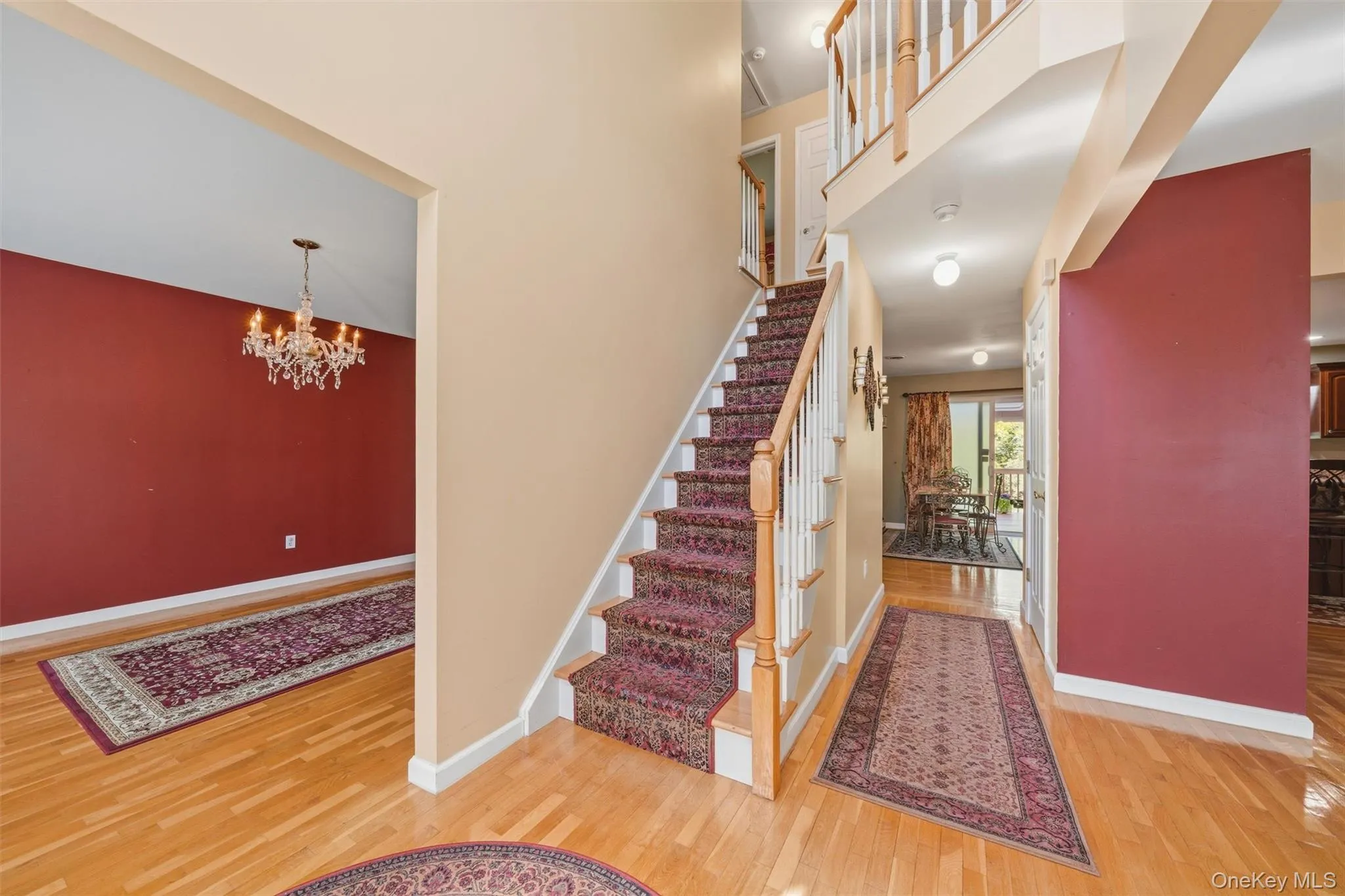 Entryway with high ceilings Entryway with high ceilings