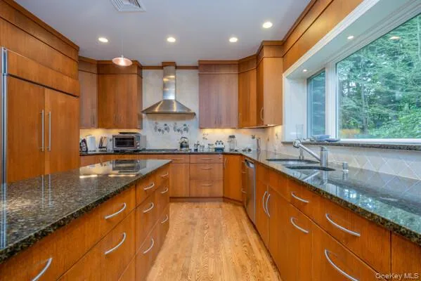 Chef's kitchenPlenty of cabinets Chef's kitchenPlenty of cabinets