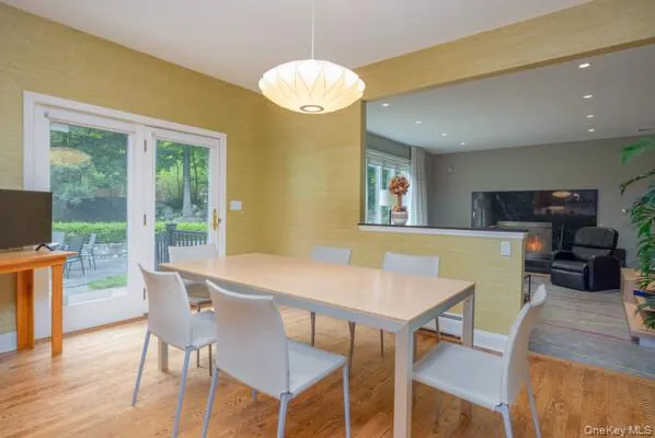 Eat in Kitchen Eat in Kitchen