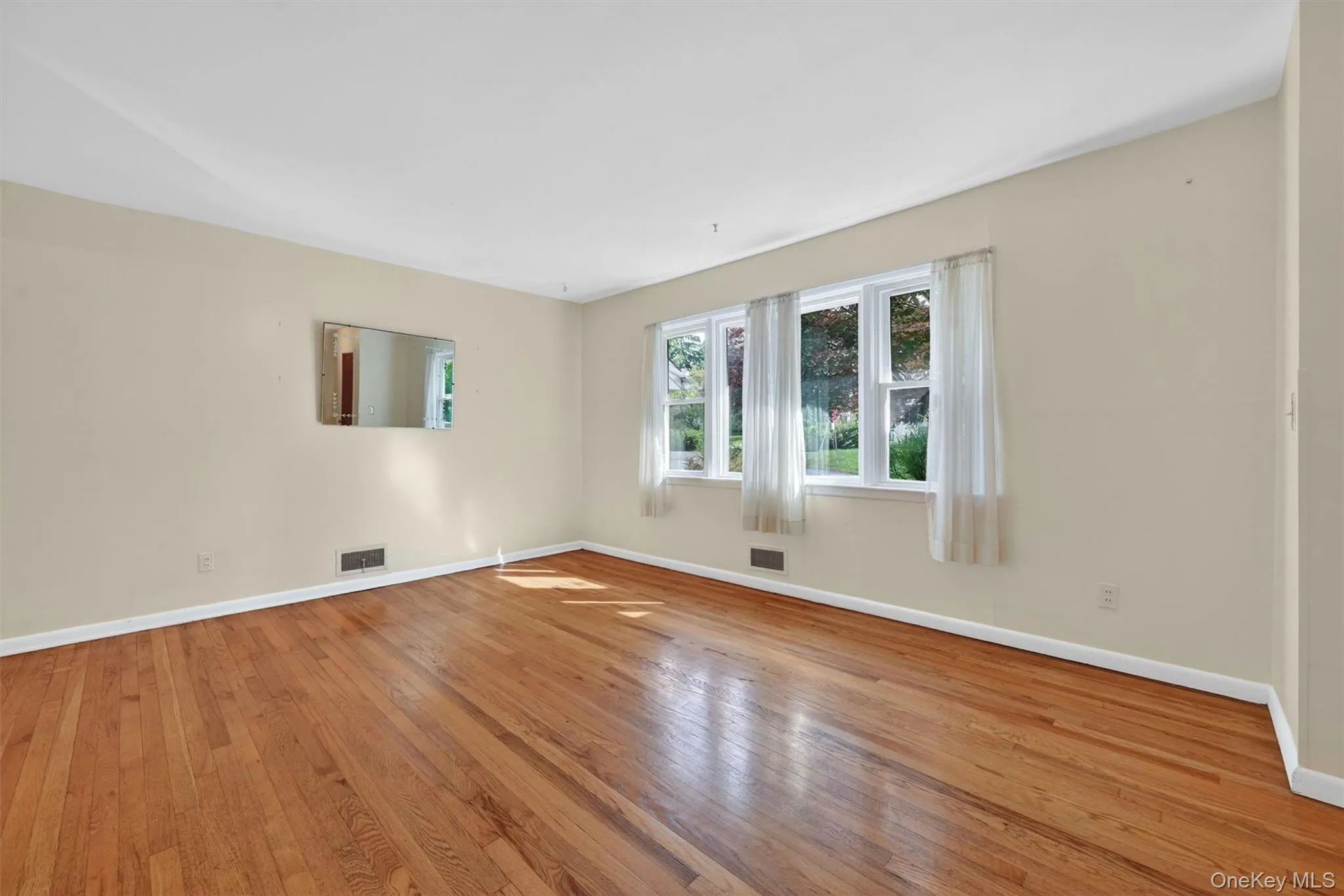 2 Curie Road, Cornwall, NY, 4 Bedrooms Bedrooms, 7 Rooms Rooms,1 BathroomBathrooms,Residential,For Rent,Curie,0,1006753 2 Curie Road, Cornwall, NY, 4 Bedrooms Bedrooms, 7 Rooms Rooms,1 BathroomBathrooms,Residential,For Rent,Curie,0,1006753
