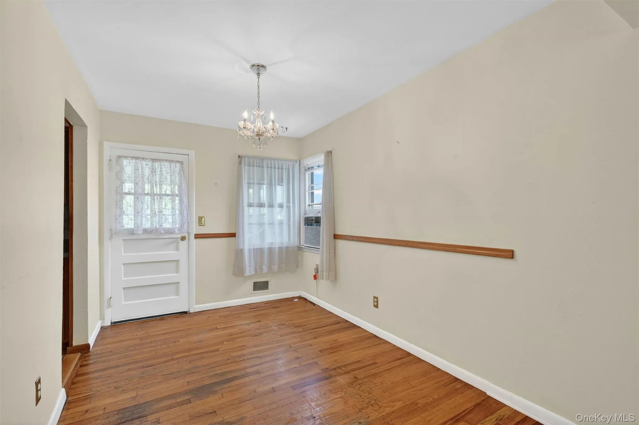 2 Curie Road, Cornwall, NY, 4 Bedrooms Bedrooms, 7 Rooms Rooms,1 BathroomBathrooms,Residential,For Rent,Curie,0,1006753 2 Curie Road, Cornwall, NY, 4 Bedrooms Bedrooms, 7 Rooms Rooms,1 BathroomBathrooms,Residential,For Rent,Curie,0,1006753