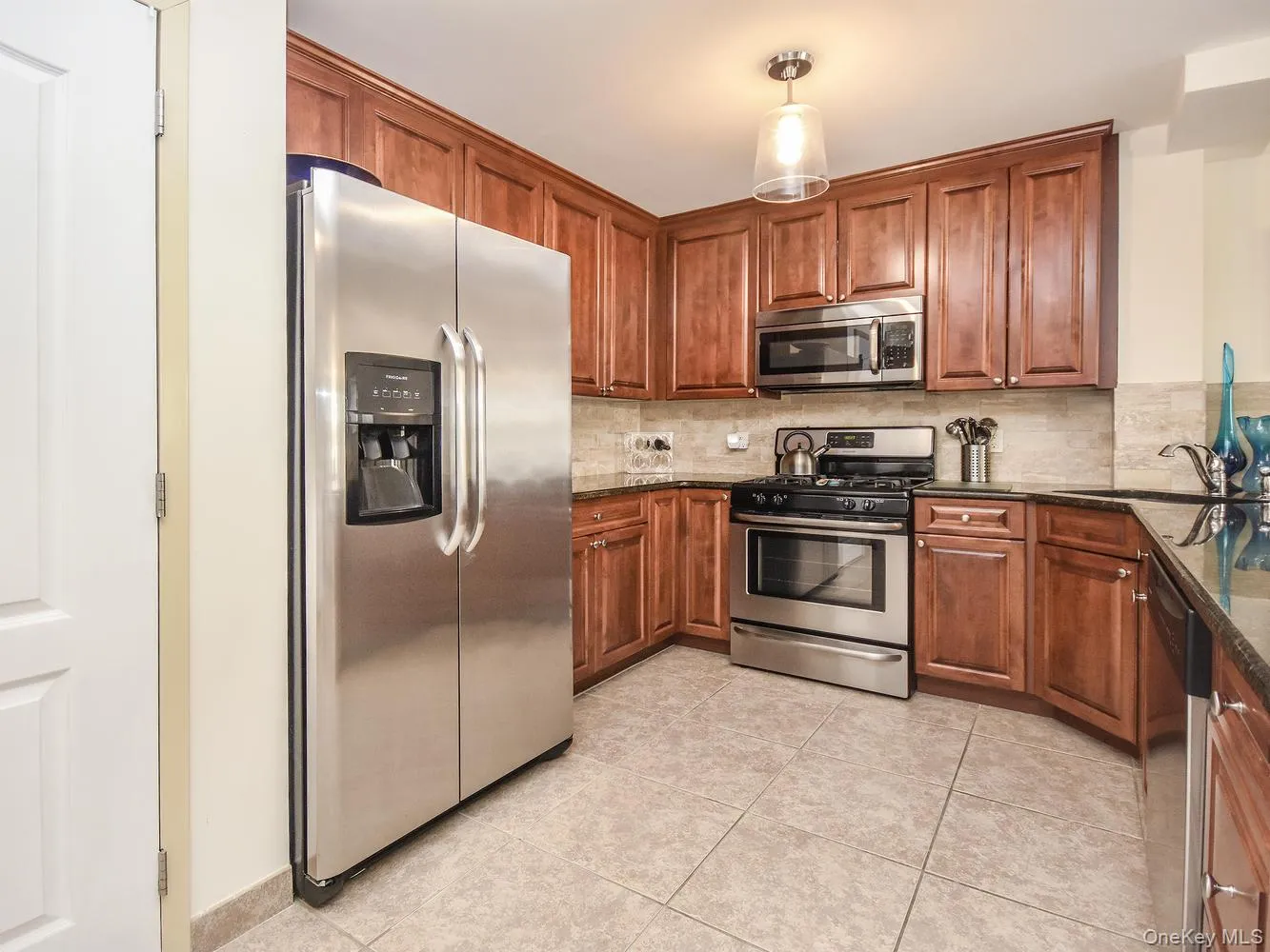400 Carney Street, Glen Cove, NY, 1 Bedroom Bedrooms, 2 Rooms Rooms,1 BathroomBathrooms,Residential Lease,For Rent,Carney,0,1006759 400 Carney Street, Glen Cove, NY, 1 Bedroom Bedrooms, 2 Rooms Rooms,1 BathroomBathrooms,Residential Lease,For Rent,Carney,0,1006759