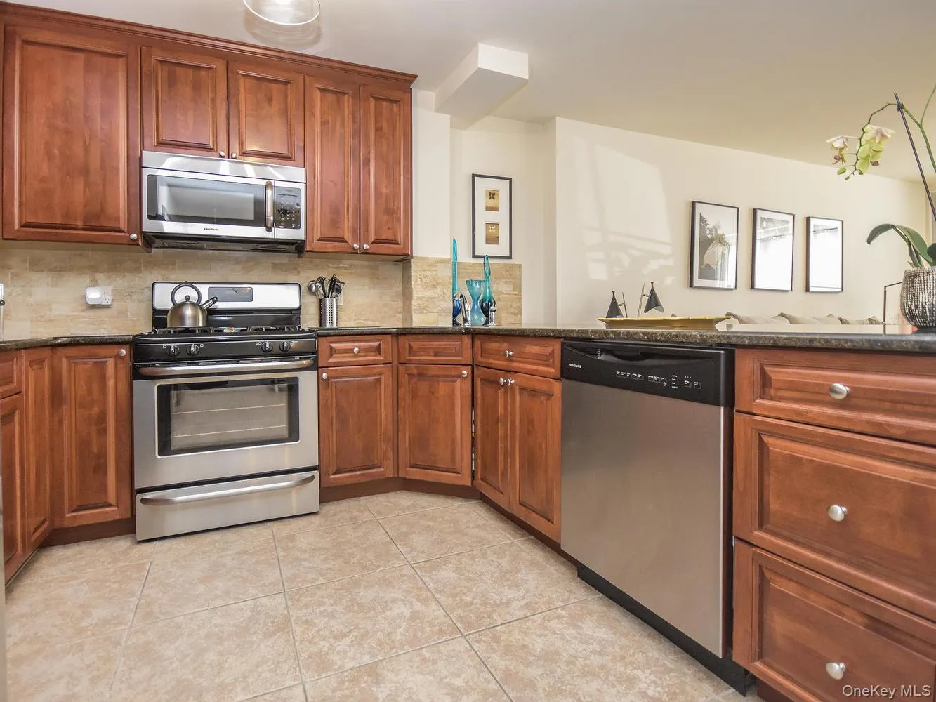 400 Carney Street, Glen Cove, NY, 1 Bedroom Bedrooms, 2 Rooms Rooms,1 BathroomBathrooms,Residential Lease,For Rent,Carney,0,1006759 400 Carney Street, Glen Cove, NY, 1 Bedroom Bedrooms, 2 Rooms Rooms,1 BathroomBathrooms,Residential Lease,For Rent,Carney,0,1006759