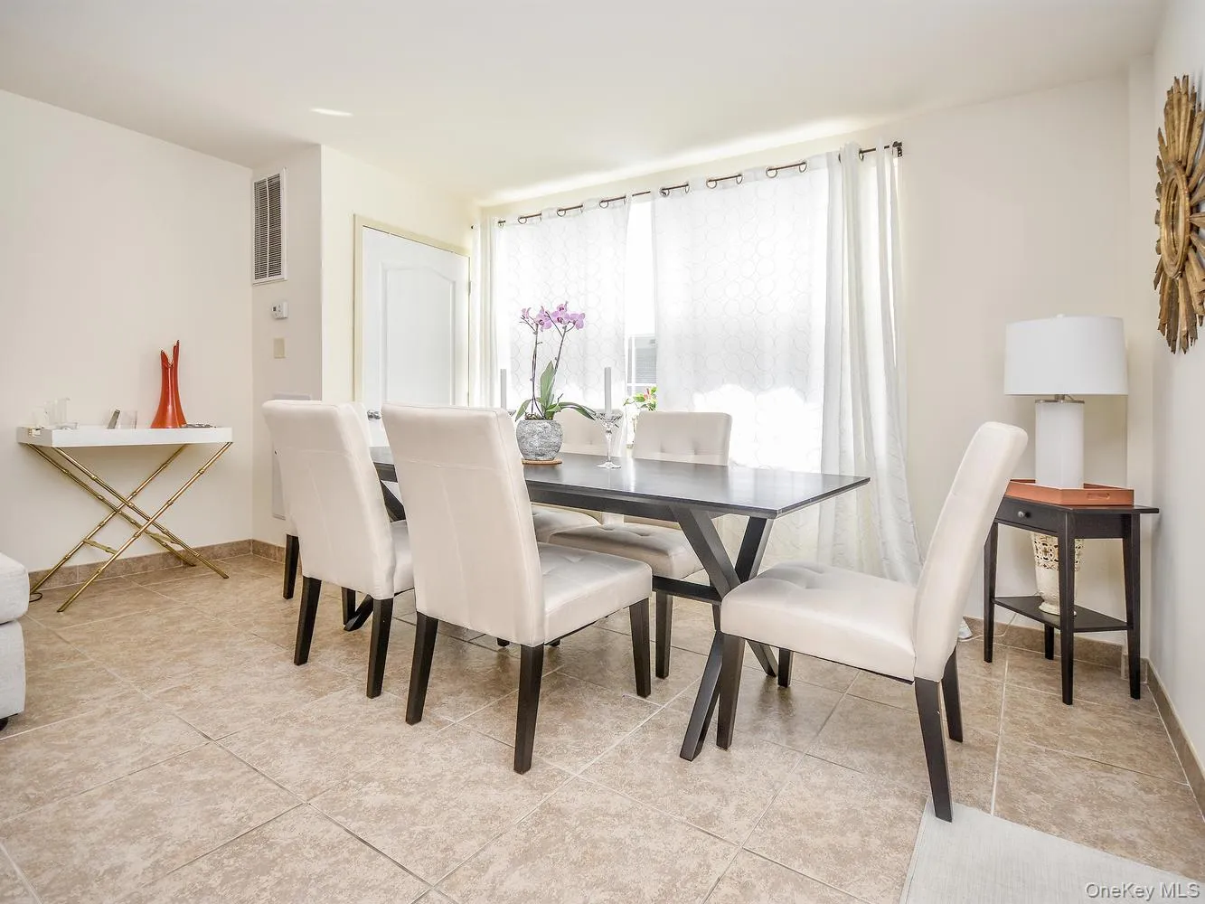400 Carney Street, Glen Cove, NY, 1 Bedroom Bedrooms, 2 Rooms Rooms,1 BathroomBathrooms,Residential Lease,For Rent,Carney,0,1006759 400 Carney Street, Glen Cove, NY, 1 Bedroom Bedrooms, 2 Rooms Rooms,1 BathroomBathrooms,Residential Lease,For Rent,Carney,0,1006759
