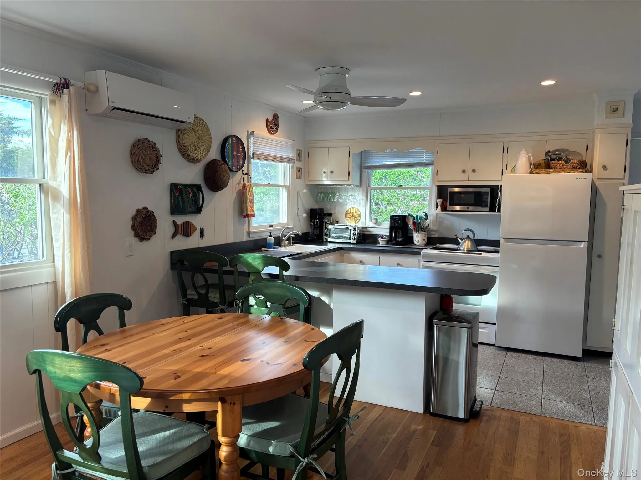 111 Walnut Walk, Islip, NY, 2 Bedrooms Bedrooms, 4 Rooms Rooms,1 BathroomBathrooms,Residential,For Rent,Walnut,0,1006762 111 Walnut Walk, Islip, NY, 2 Bedrooms Bedrooms, 4 Rooms Rooms,1 BathroomBathrooms,Residential,For Rent,Walnut,0,1006762