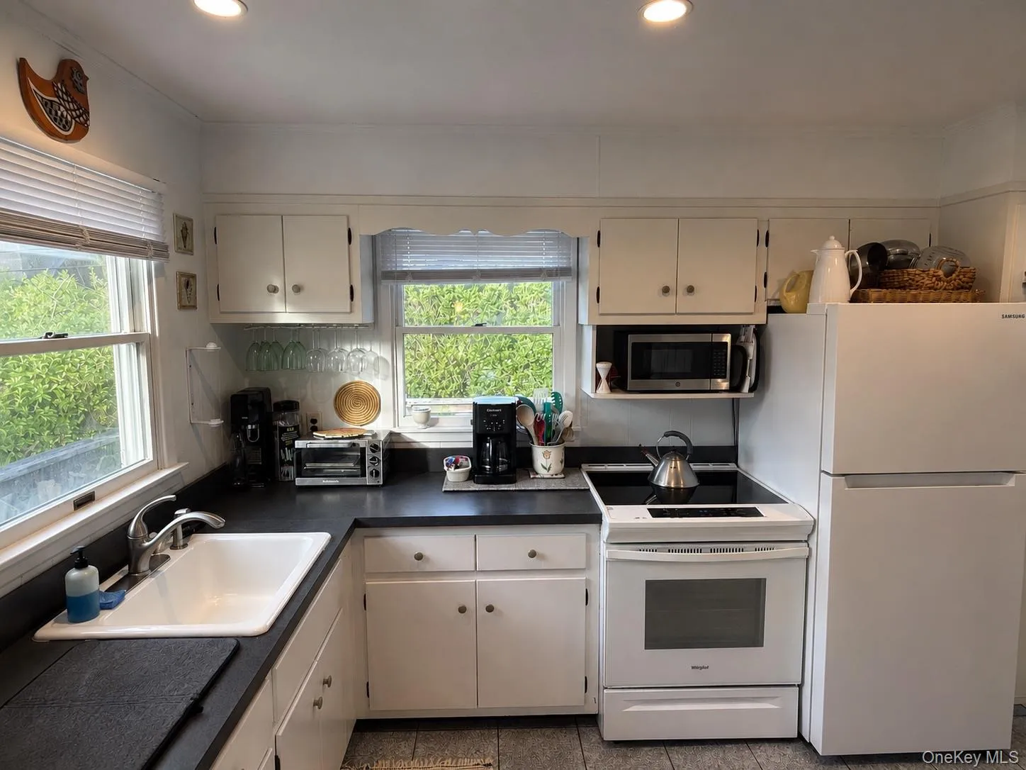 111 Walnut Walk, Islip, NY, 2 Bedrooms Bedrooms, 4 Rooms Rooms,1 BathroomBathrooms,Residential,For Rent,Walnut,0,1006762 111 Walnut Walk, Islip, NY, 2 Bedrooms Bedrooms, 4 Rooms Rooms,1 BathroomBathrooms,Residential,For Rent,Walnut,0,1006762