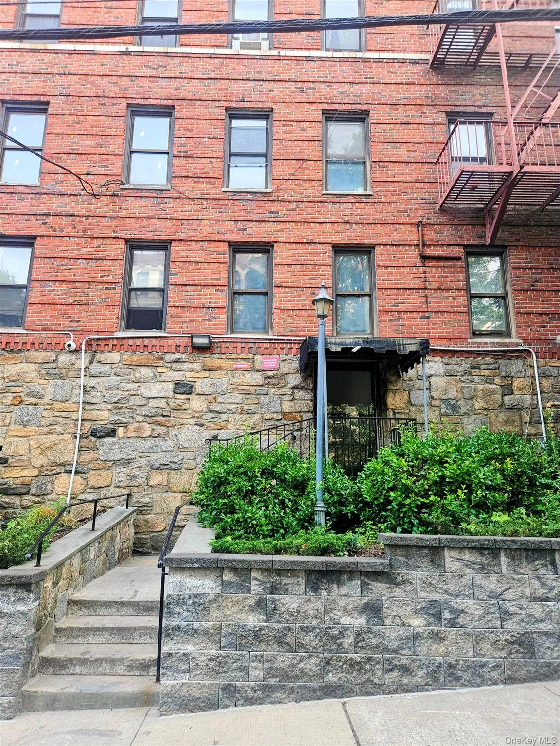 1 Broad Parkway, White Plains, NY, 1 Bedroom Bedrooms, 2 Rooms Rooms,1 BathroomBathrooms,Residential Lease,For Rent,Broad,0,1006767 1 Broad Parkway, White Plains, NY, 1 Bedroom Bedrooms, 2 Rooms Rooms,1 BathroomBathrooms,Residential Lease,For Rent,Broad,0,1006767