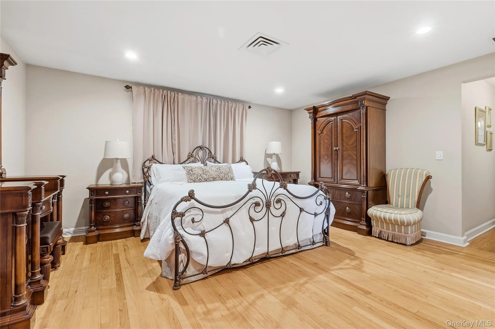 1 Hunting Ridge Road, White Plains, NY, 3 Bedrooms Bedrooms, 12 Rooms Rooms,4 BathroomsBathrooms,Residential,For Rent,Hunting Ridge,0,1006771 1 Hunting Ridge Road, White Plains, NY, 3 Bedrooms Bedrooms, 12 Rooms Rooms,4 BathroomsBathrooms,Residential,For Rent,Hunting Ridge,0,1006771