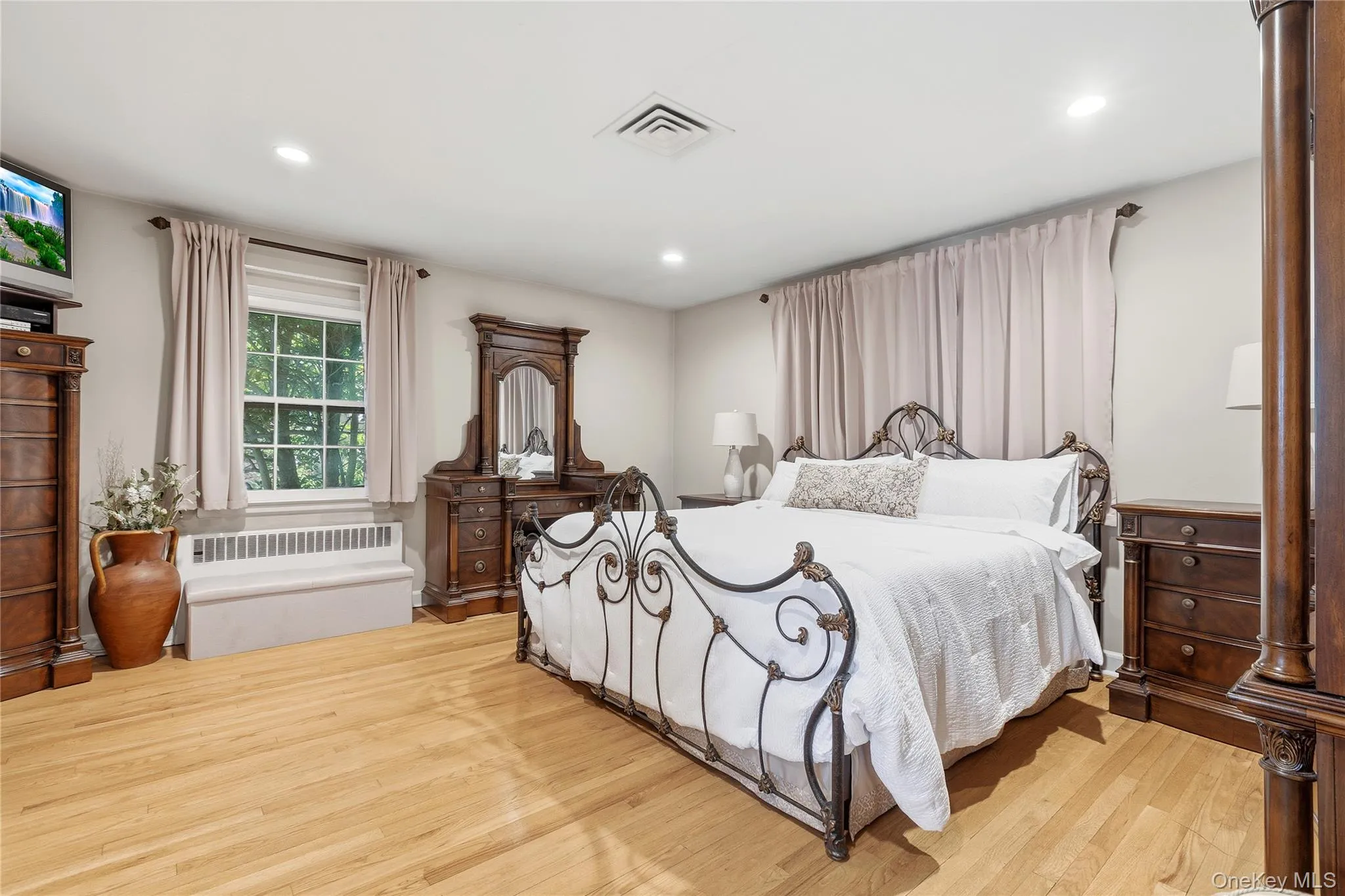 1 Hunting Ridge Road, White Plains, NY, 3 Bedrooms Bedrooms, 12 Rooms Rooms,4 BathroomsBathrooms,Residential,For Rent,Hunting Ridge,0,1006771 1 Hunting Ridge Road, White Plains, NY, 3 Bedrooms Bedrooms, 12 Rooms Rooms,4 BathroomsBathrooms,Residential,For Rent,Hunting Ridge,0,1006771