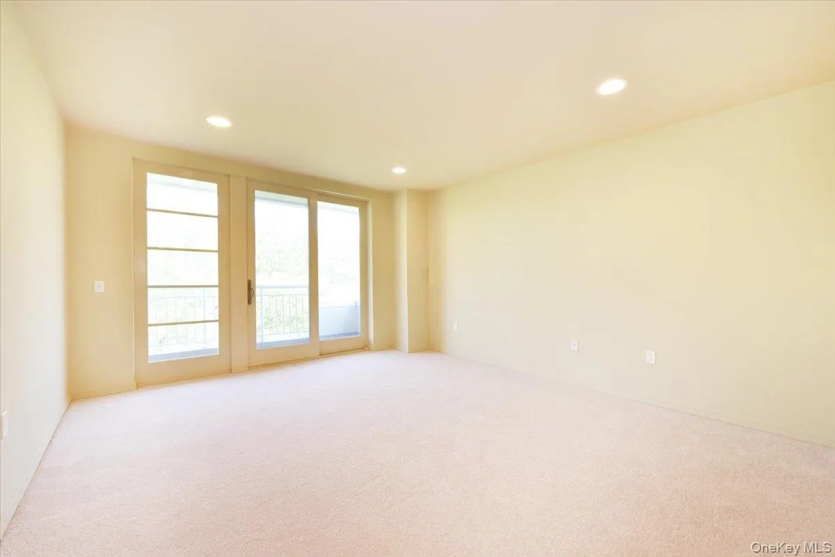 100 Harborview Drive, North Hempstead, NY, 3 Bedrooms Bedrooms, 6 Rooms Rooms,2 BathroomsBathrooms,Residential,For Rent,Harborview,0,1006786 100 Harborview Drive, North Hempstead, NY, 3 Bedrooms Bedrooms, 6 Rooms Rooms,2 BathroomsBathrooms,Residential,For Rent,Harborview,0,1006786