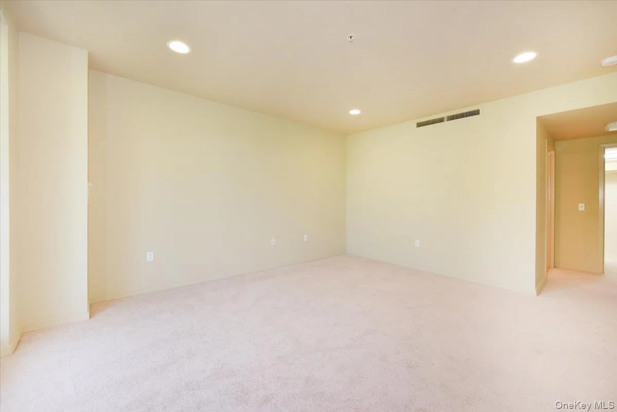 100 Harborview Drive, North Hempstead, NY, 3 Bedrooms Bedrooms, 6 Rooms Rooms,2 BathroomsBathrooms,Residential,For Rent,Harborview,0,1006786 100 Harborview Drive, North Hempstead, NY, 3 Bedrooms Bedrooms, 6 Rooms Rooms,2 BathroomsBathrooms,Residential,For Rent,Harborview,0,1006786