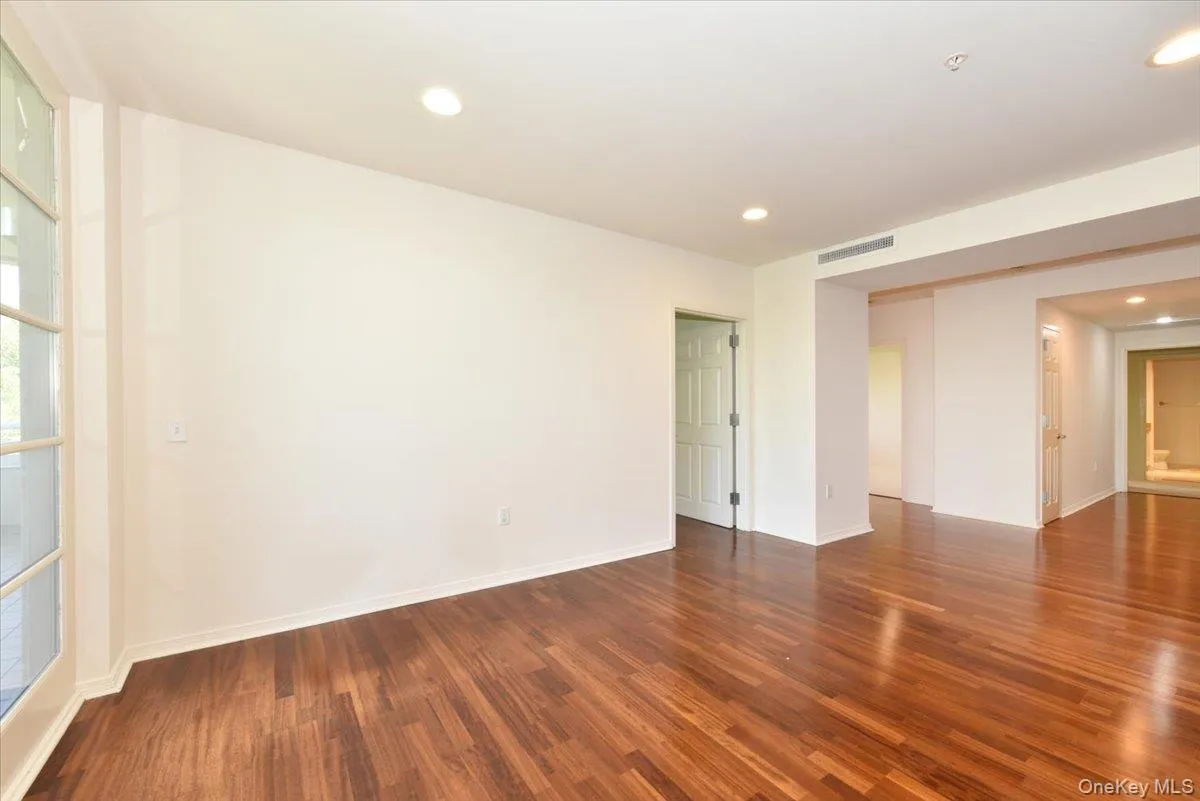 100 Harborview Drive, North Hempstead, NY, 3 Bedrooms Bedrooms, 6 Rooms Rooms,2 BathroomsBathrooms,Residential,For Rent,Harborview,0,1006786 100 Harborview Drive, North Hempstead, NY, 3 Bedrooms Bedrooms, 6 Rooms Rooms,2 BathroomsBathrooms,Residential,For Rent,Harborview,0,1006786