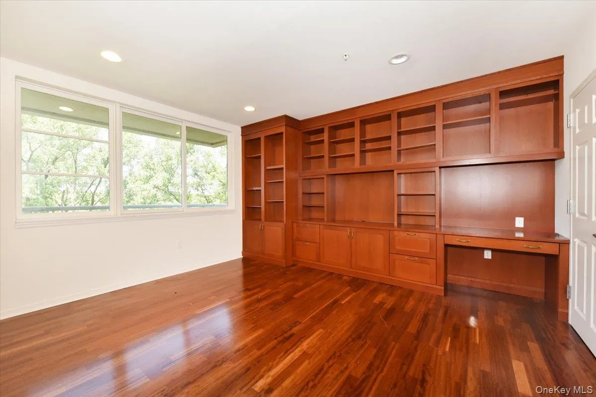 100 Harborview Drive, North Hempstead, NY, 3 Bedrooms Bedrooms, 6 Rooms Rooms,2 BathroomsBathrooms,Residential,For Rent,Harborview,0,1006786 100 Harborview Drive, North Hempstead, NY, 3 Bedrooms Bedrooms, 6 Rooms Rooms,2 BathroomsBathrooms,Residential,For Rent,Harborview,0,1006786