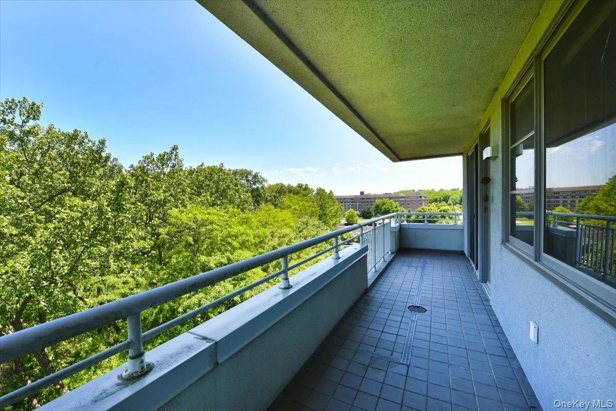 100 Harborview Drive, North Hempstead, NY, 3 Bedrooms Bedrooms, 6 Rooms Rooms,2 BathroomsBathrooms,Residential,For Rent,Harborview,0,1006786 100 Harborview Drive, North Hempstead, NY, 3 Bedrooms Bedrooms, 6 Rooms Rooms,2 BathroomsBathrooms,Residential,For Rent,Harborview,0,1006786