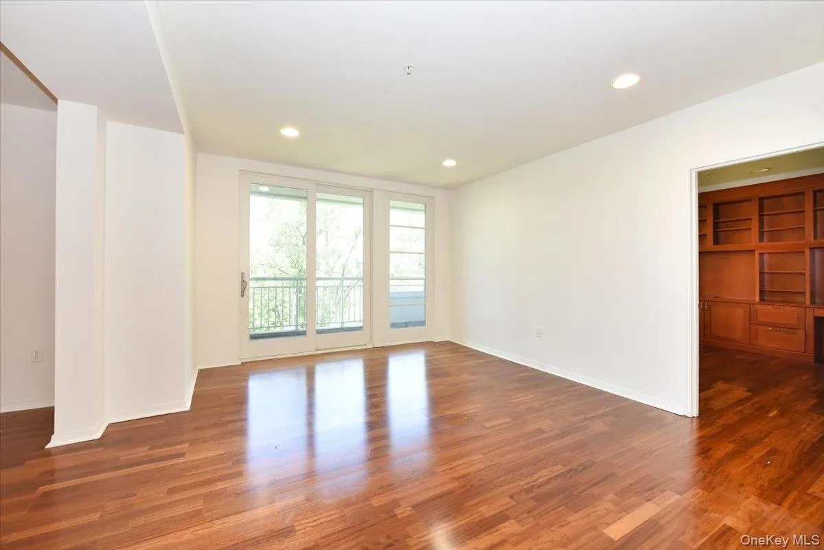100 Harborview Drive, North Hempstead, NY, 3 Bedrooms Bedrooms, 6 Rooms Rooms,2 BathroomsBathrooms,Residential,For Rent,Harborview,0,1006786 100 Harborview Drive, North Hempstead, NY, 3 Bedrooms Bedrooms, 6 Rooms Rooms,2 BathroomsBathrooms,Residential,For Rent,Harborview,0,1006786