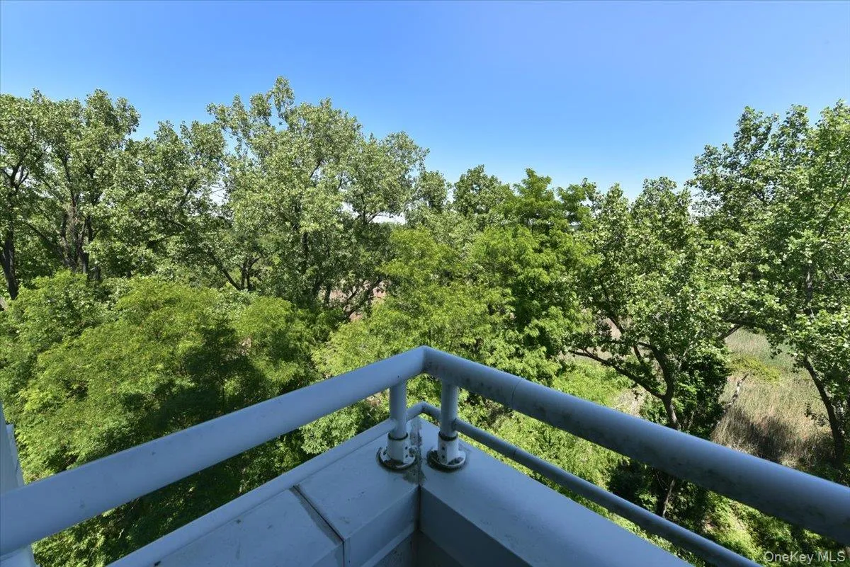 100 Harborview Drive, North Hempstead, NY, 3 Bedrooms Bedrooms, 6 Rooms Rooms,2 BathroomsBathrooms,Residential,For Rent,Harborview,0,1006786 100 Harborview Drive, North Hempstead, NY, 3 Bedrooms Bedrooms, 6 Rooms Rooms,2 BathroomsBathrooms,Residential,For Rent,Harborview,0,1006786