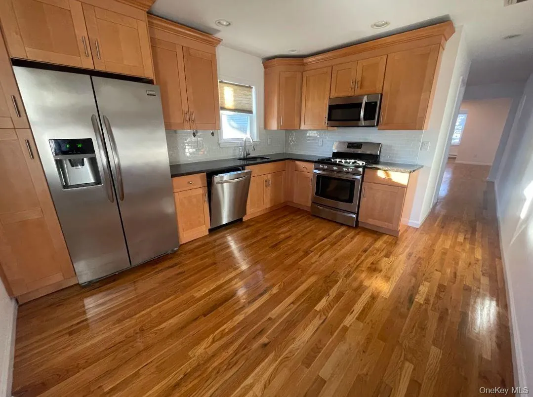 52 Hillside Avenue, North Hempstead, NY, 2 Bedrooms Bedrooms, 5 Rooms Rooms,2 BathroomsBathrooms,Residential Lease,For Rent,Hillside,0,1006787 52 Hillside Avenue, North Hempstead, NY, 2 Bedrooms Bedrooms, 5 Rooms Rooms,2 BathroomsBathrooms,Residential Lease,For Rent,Hillside,0,1006787