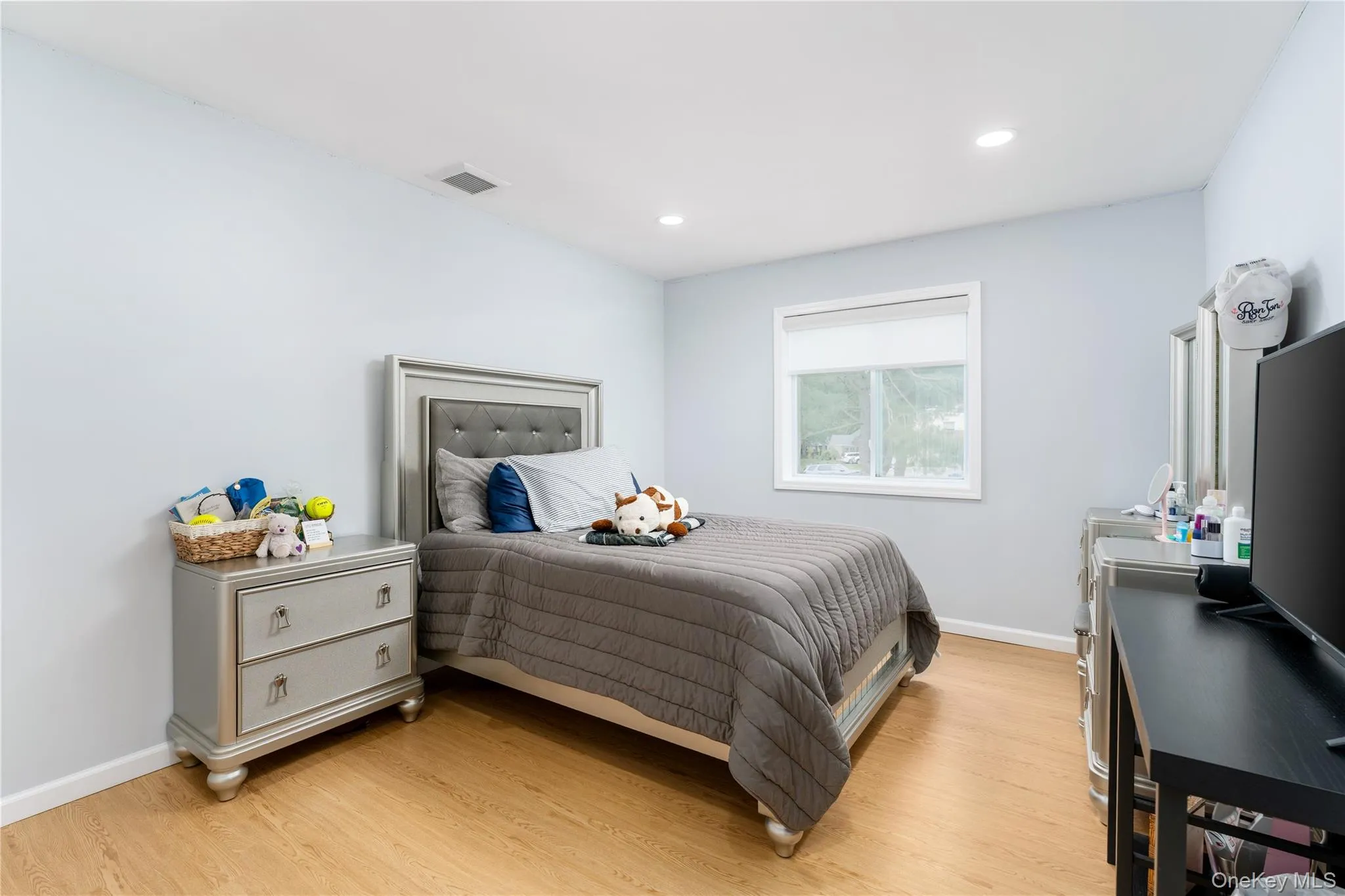 12 Annandale Road, Brookhaven, NY, 5 Bedrooms Bedrooms, 8 Rooms Rooms,3 BathroomsBathrooms,Residential,For Rent,Annandale,0,1006788 12 Annandale Road, Brookhaven, NY, 5 Bedrooms Bedrooms, 8 Rooms Rooms,3 BathroomsBathrooms,Residential,For Rent,Annandale,0,1006788