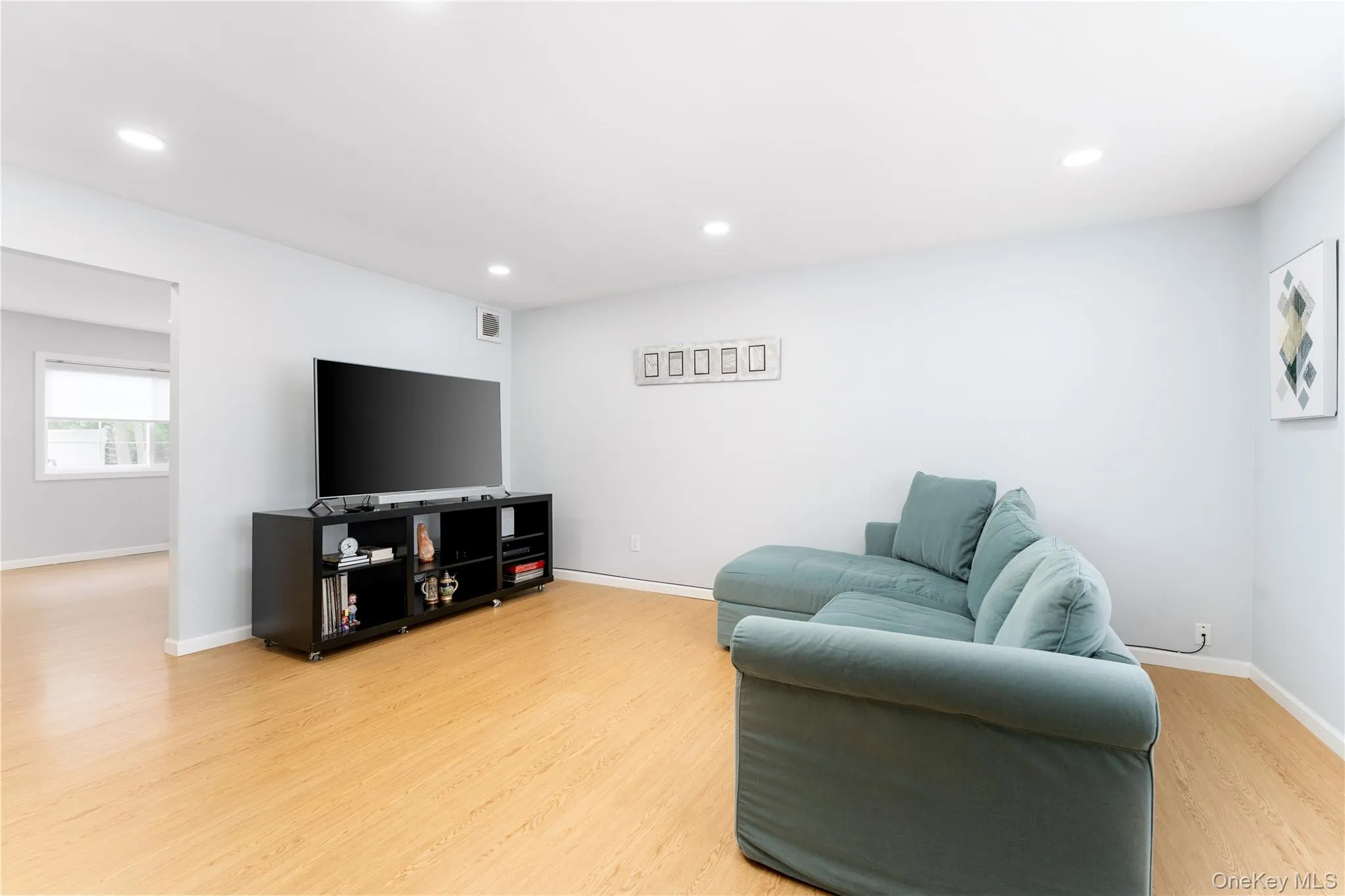 12 Annandale Road, Brookhaven, NY, 5 Bedrooms Bedrooms, 8 Rooms Rooms,3 BathroomsBathrooms,Residential,For Rent,Annandale,0,1006788 12 Annandale Road, Brookhaven, NY, 5 Bedrooms Bedrooms, 8 Rooms Rooms,3 BathroomsBathrooms,Residential,For Rent,Annandale,0,1006788