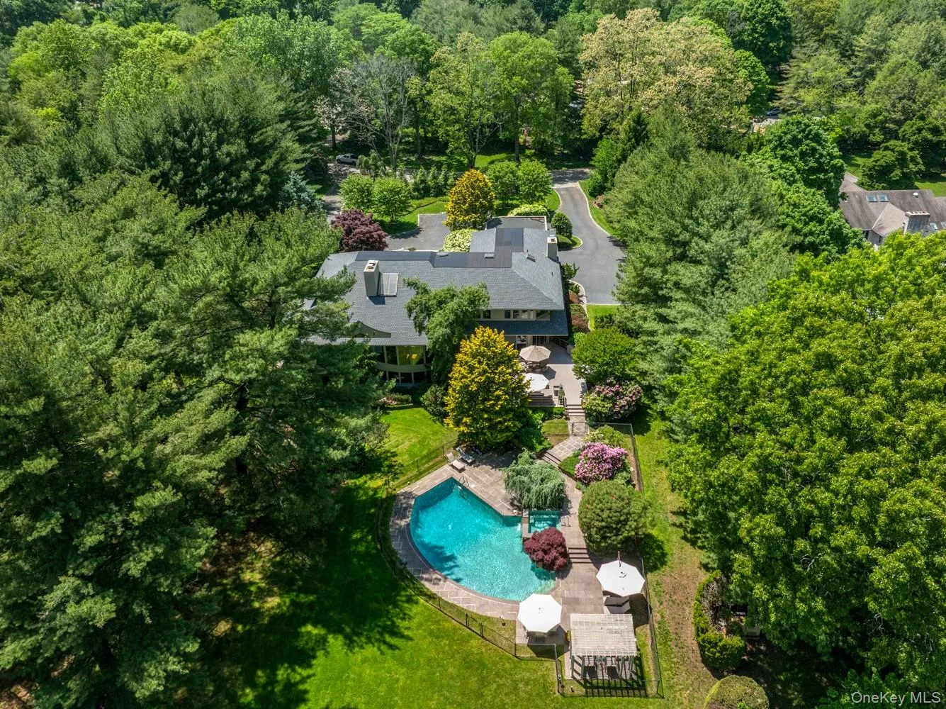 5 Coachmans Court, North Hempstead, NY, 6 Bedrooms Bedrooms, 15 Rooms Rooms,6 BathroomsBathrooms,Residential,For Rent,Coachmans,0,1006790 5 Coachmans Court, North Hempstead, NY, 6 Bedrooms Bedrooms, 15 Rooms Rooms,6 BathroomsBathrooms,Residential,For Rent,Coachmans,0,1006790