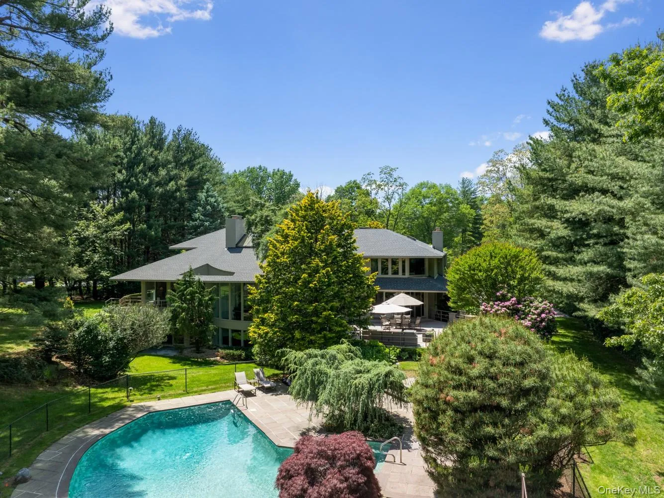 5 Coachmans Court, North Hempstead, NY, 6 Bedrooms Bedrooms, 15 Rooms Rooms,6 BathroomsBathrooms,Residential,For Rent,Coachmans,0,1006790 5 Coachmans Court, North Hempstead, NY, 6 Bedrooms Bedrooms, 15 Rooms Rooms,6 BathroomsBathrooms,Residential,For Rent,Coachmans,0,1006790