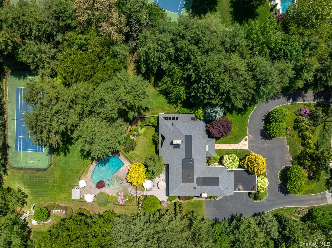 5 Coachmans Court, North Hempstead, NY, 6 Bedrooms Bedrooms, 15 Rooms Rooms,6 BathroomsBathrooms,Residential,For Rent,Coachmans,0,1006790 5 Coachmans Court, North Hempstead, NY, 6 Bedrooms Bedrooms, 15 Rooms Rooms,6 BathroomsBathrooms,Residential,For Rent,Coachmans,0,1006790